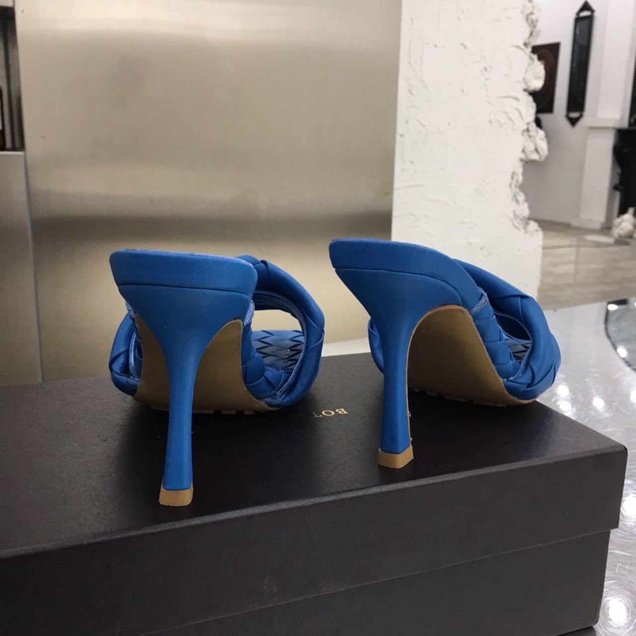 Bottega Veneta Lido Flat Square Toe Heels Lambskin Leather Spring/Summer 2020 Collection, Dark Blue