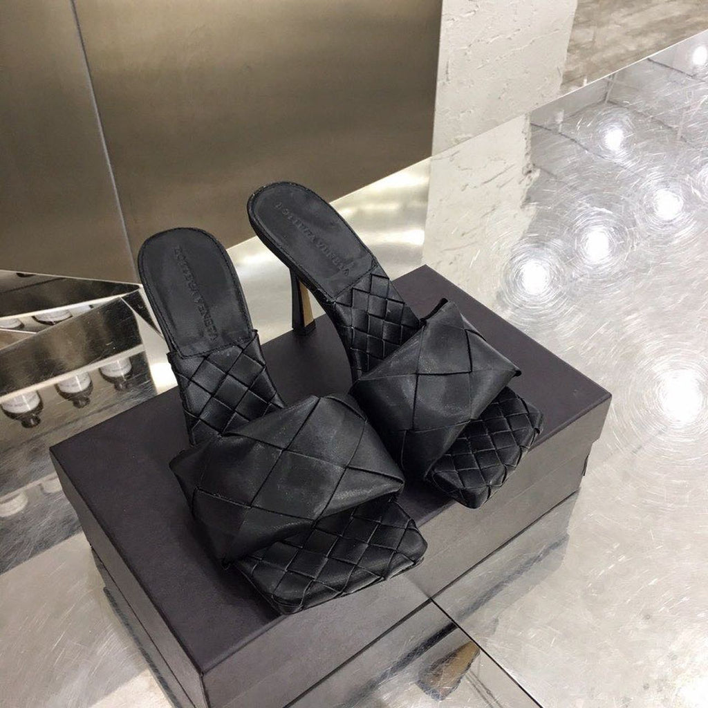 Bottega Veneta Lido Flat Square Toe Heels Lambskin Leather Spring/Summer 2020 Collection, Black