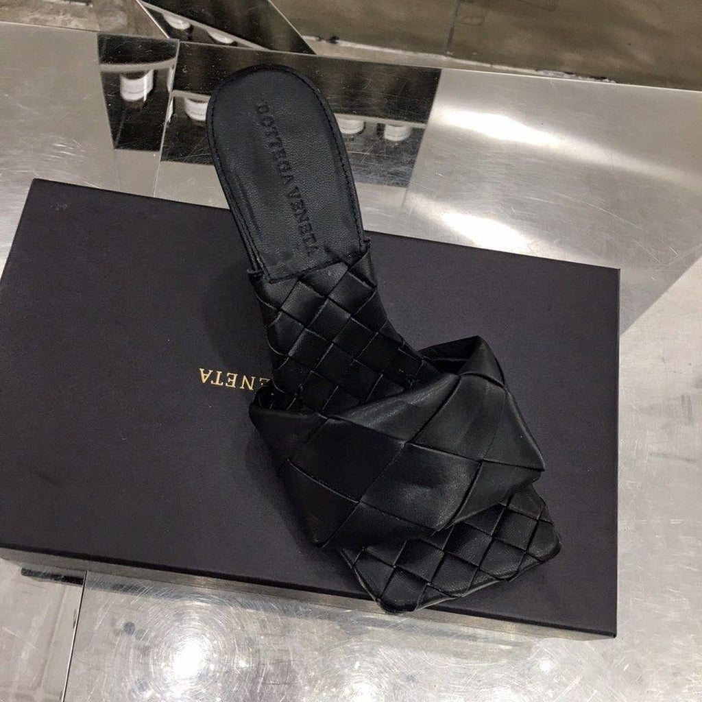 Bottega Veneta Lido Flat Square Toe Heels Lambskin Leather Spring/Summer 2020 Collection, Black