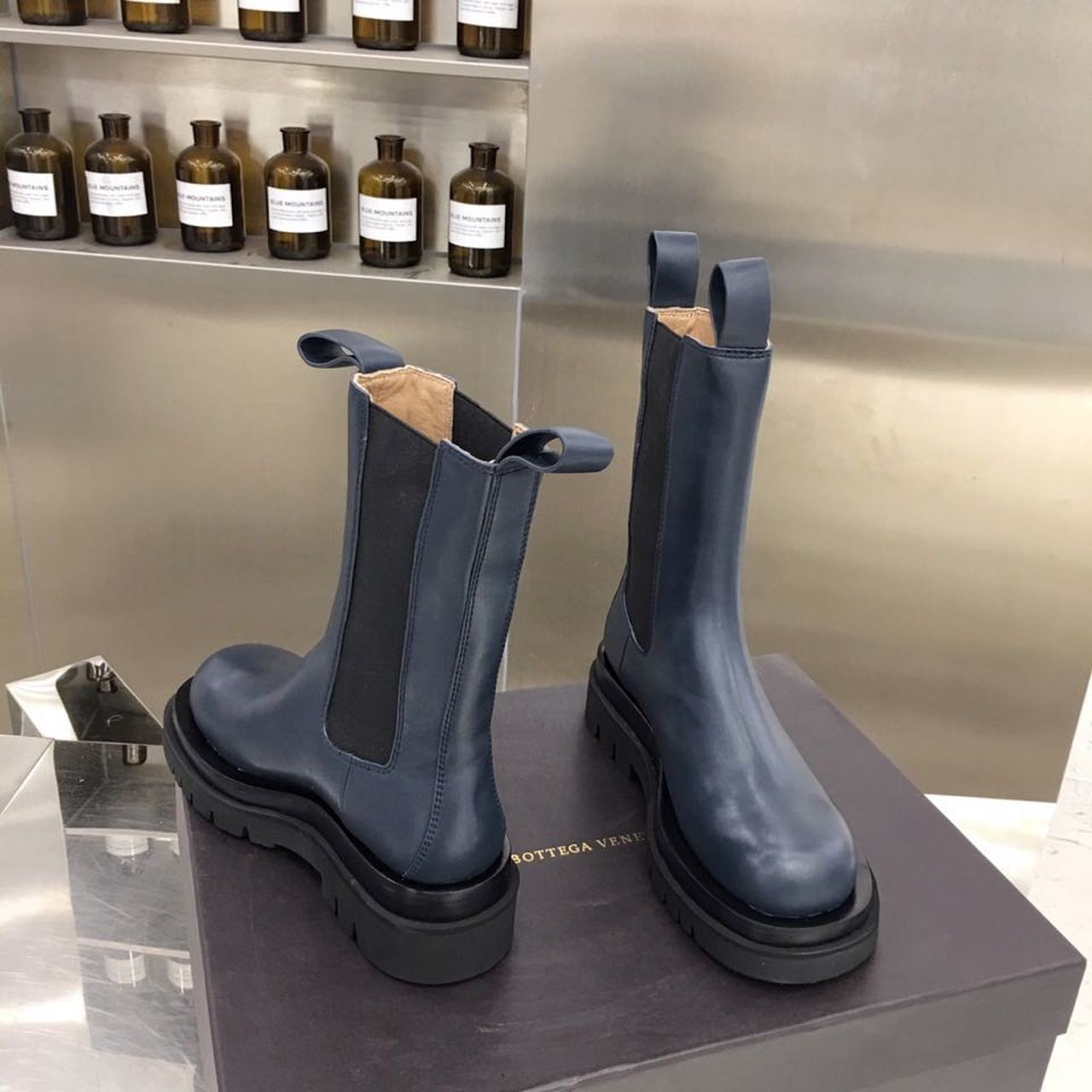 Bottega Veneta Boots Lambskin Leather Fall/Winter 2019 Collection, Dark Blue