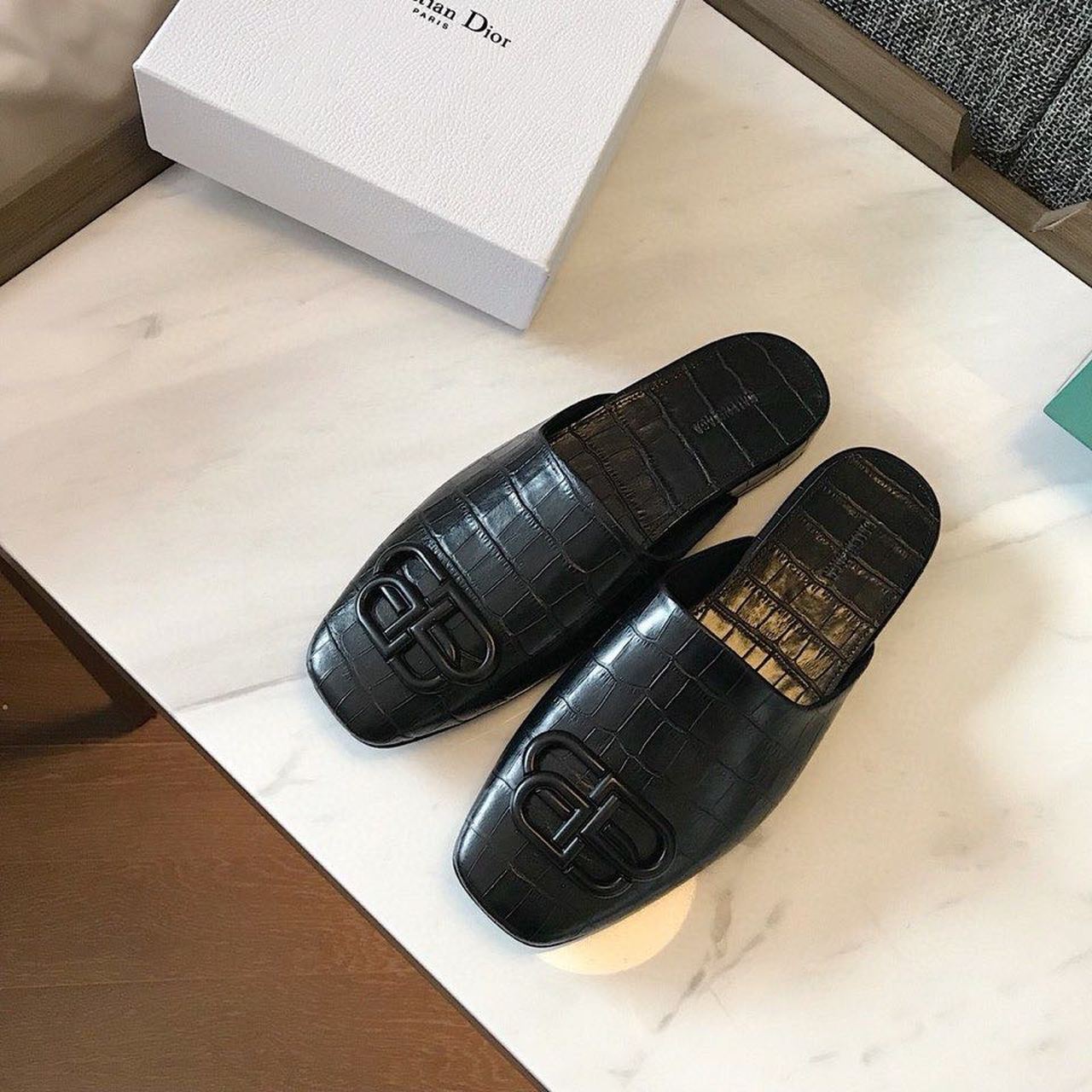 SHOES