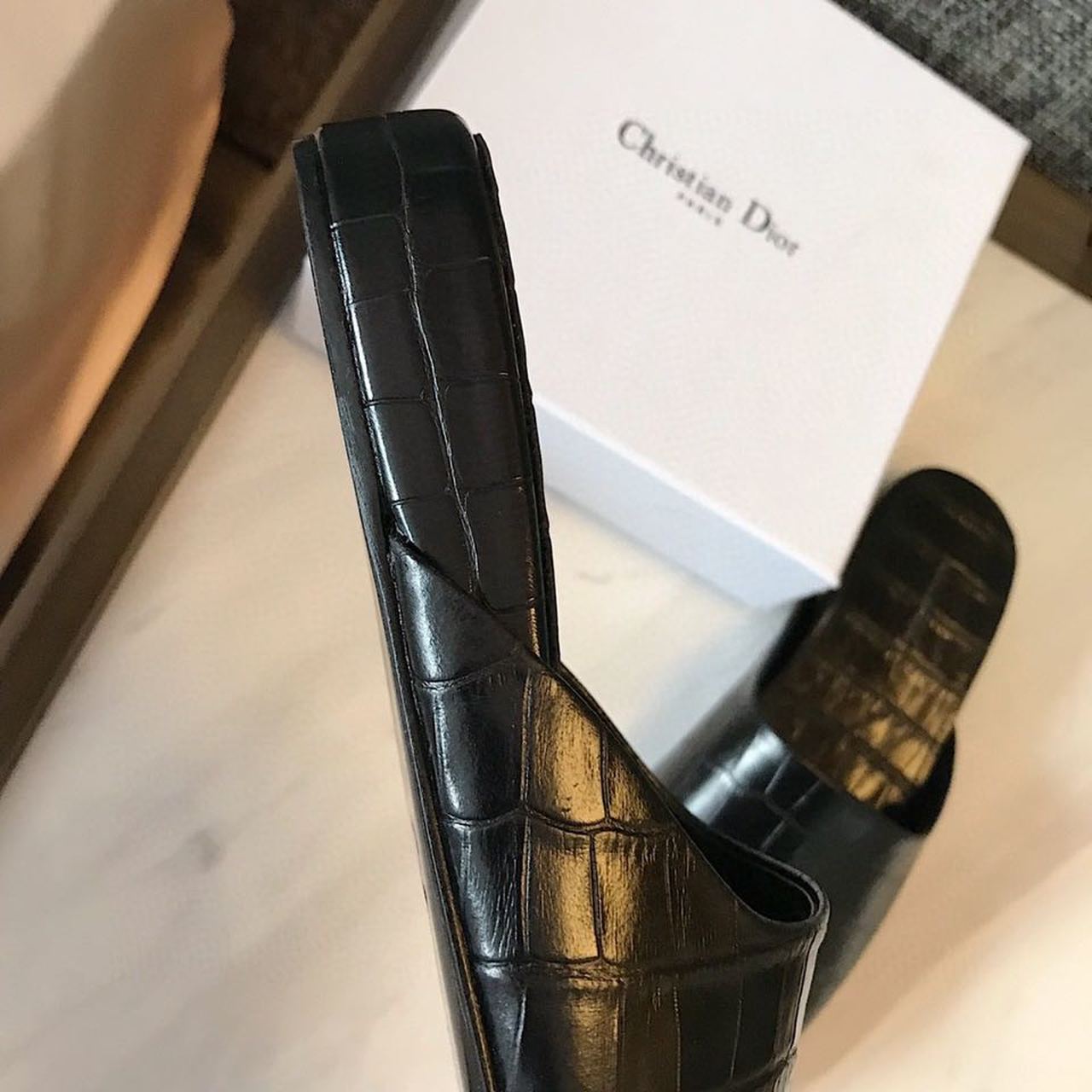 SHOES