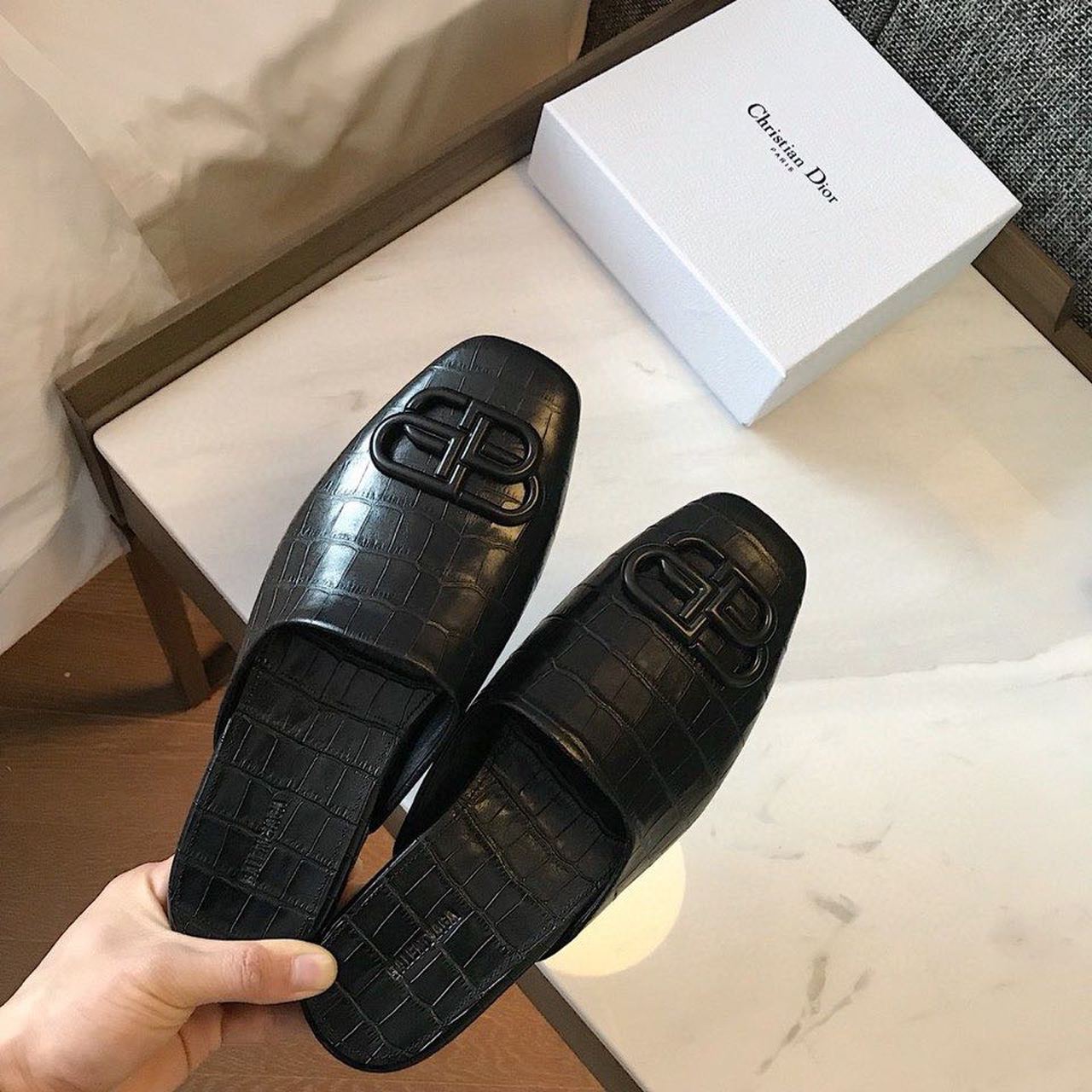 SHOES