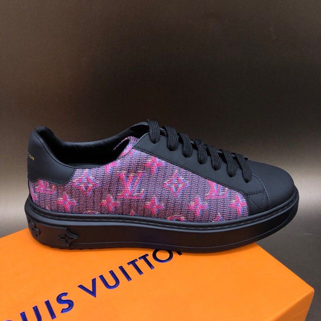 Louis Vuitton Time Out Low Top Sneakers Calfskin Leather Fall/Winter Collection, Purple/Black