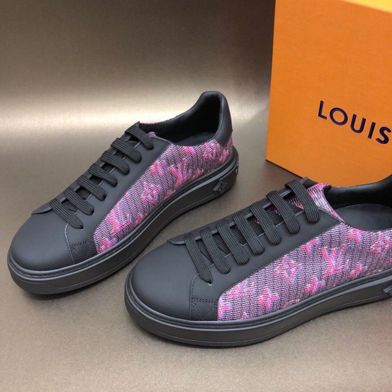 Louis Vuitton Time Out Low Top Sneakers Calfskin Leather Fall/Winter Collection, Purple/Black