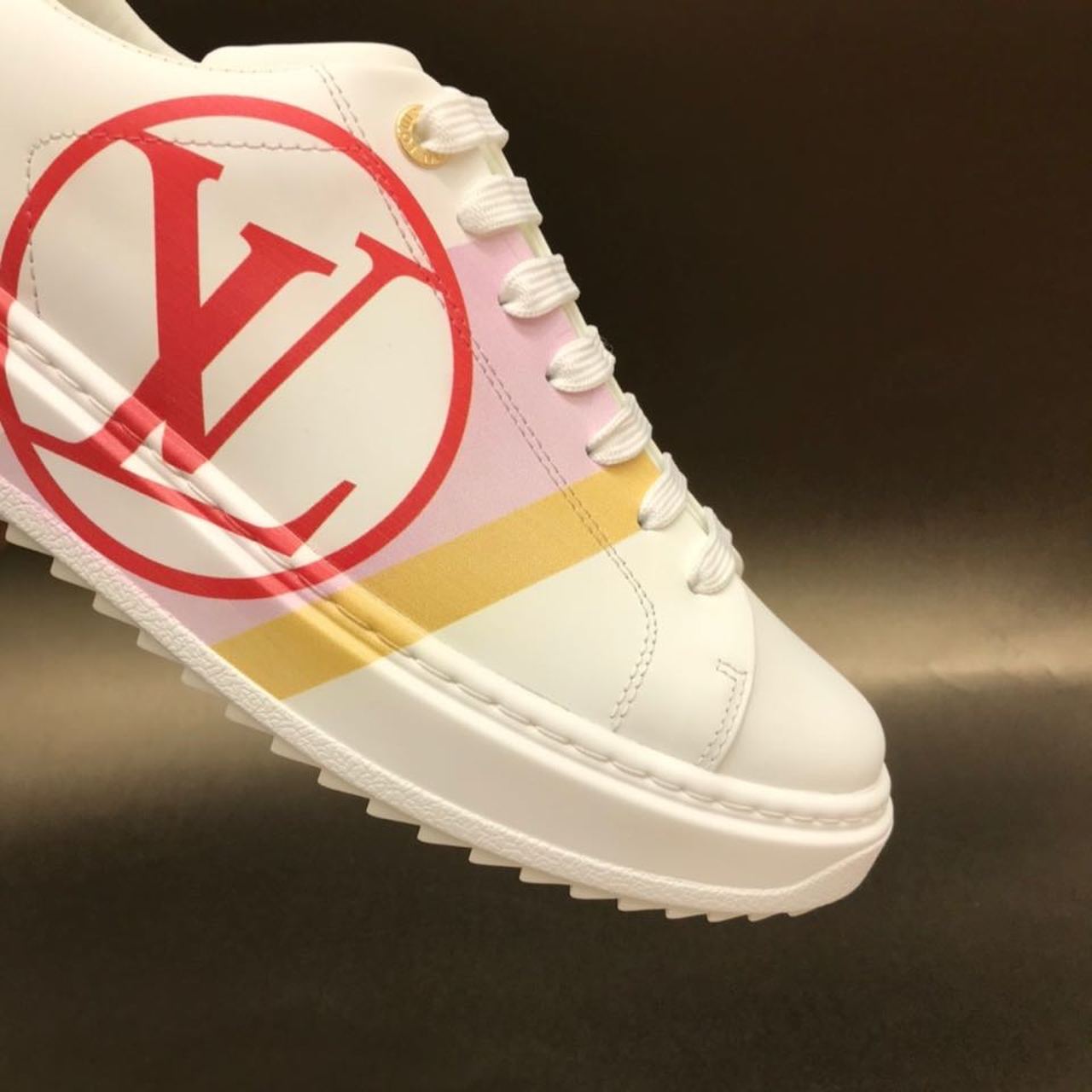 Louis Vuitton Time Out Low Top Sneakers Calfskin Leather Fall/Winter Collection White/Red