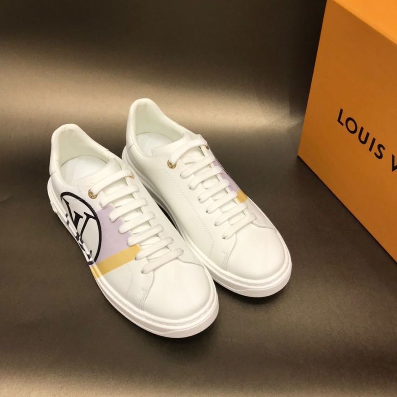 Louis Vuitton Time Out Low Top Sneakers Calfskin Leather Fall/Winter Collection Black/Silver