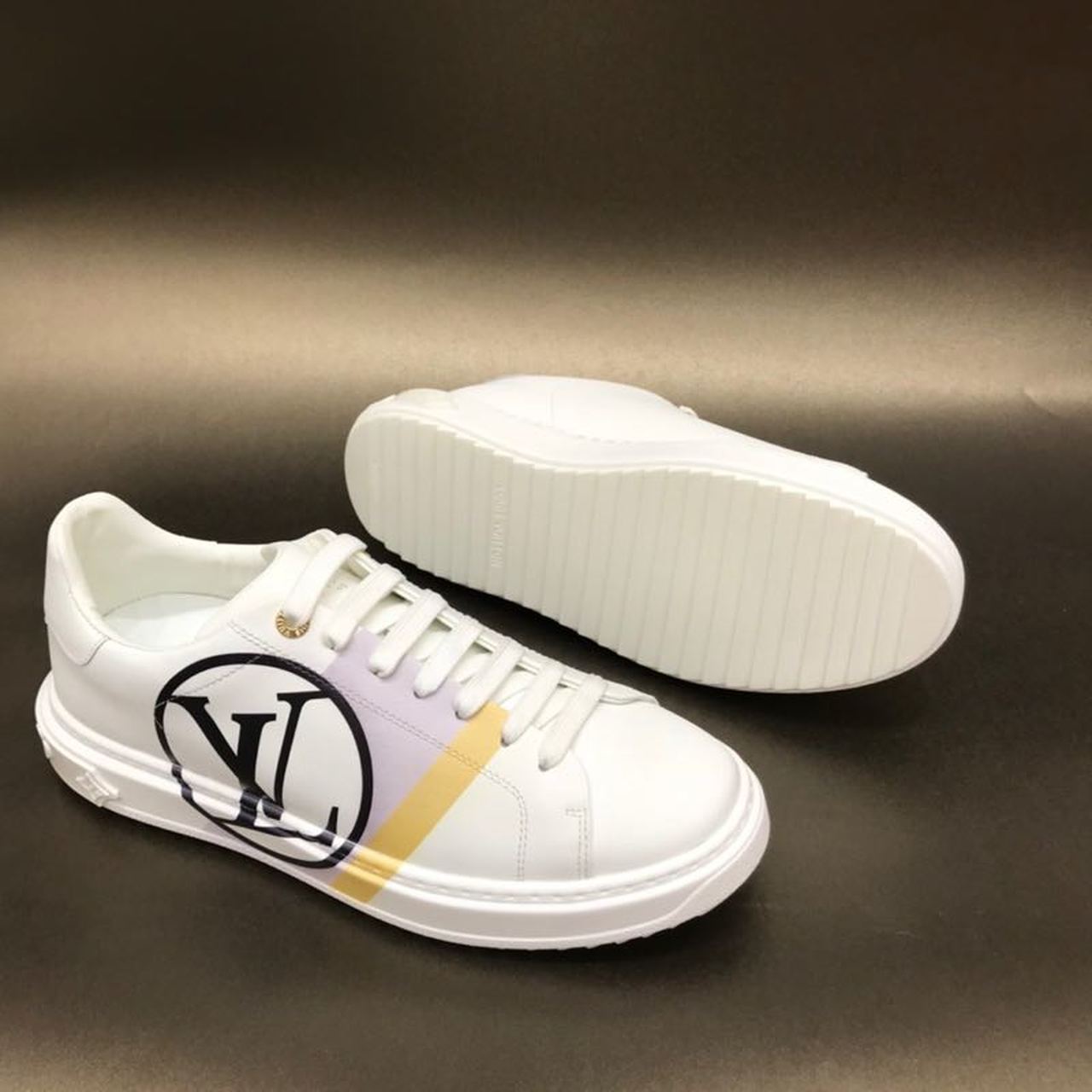 Louis Vuitton Time Out Low Top Sneakers Calfskin Leather Fall/Winter Collection Black/Silver