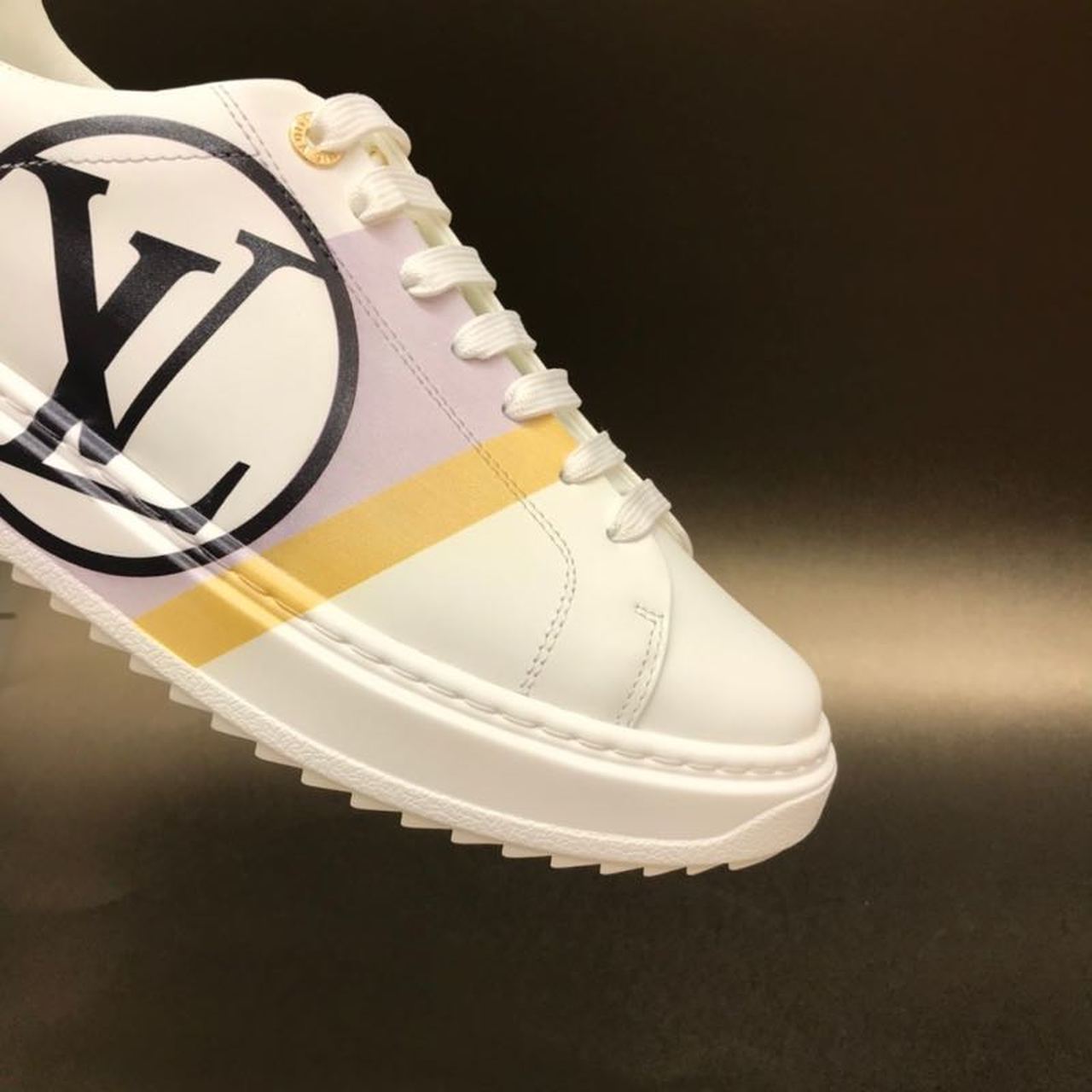 Louis Vuitton Time Out Low Top Sneakers Calfskin Leather Fall/Winter Collection Black/Silver