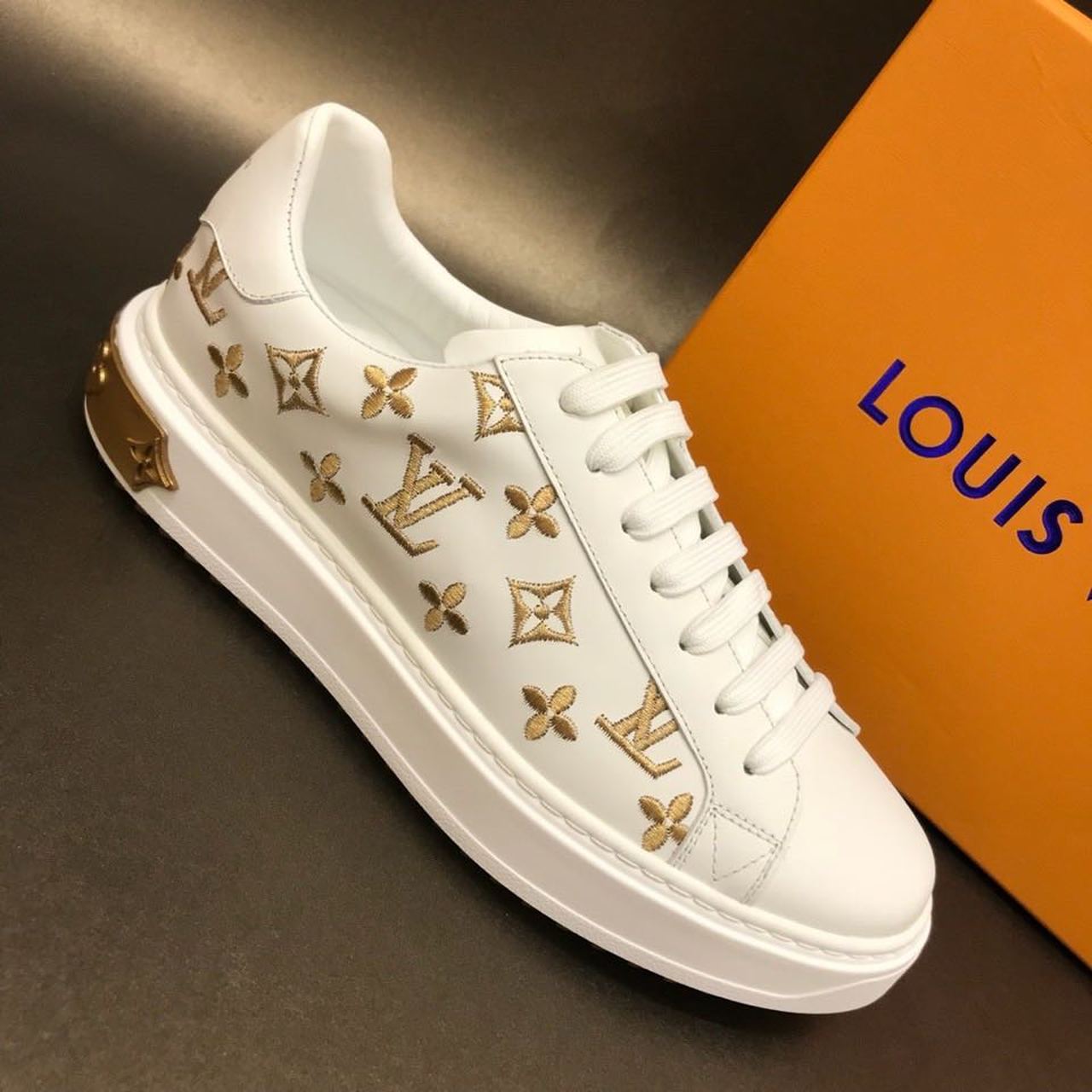Louis Vuitton Time Out Low Top Sneakers Calfskin Leather Fall/Winter Collection White/Gold