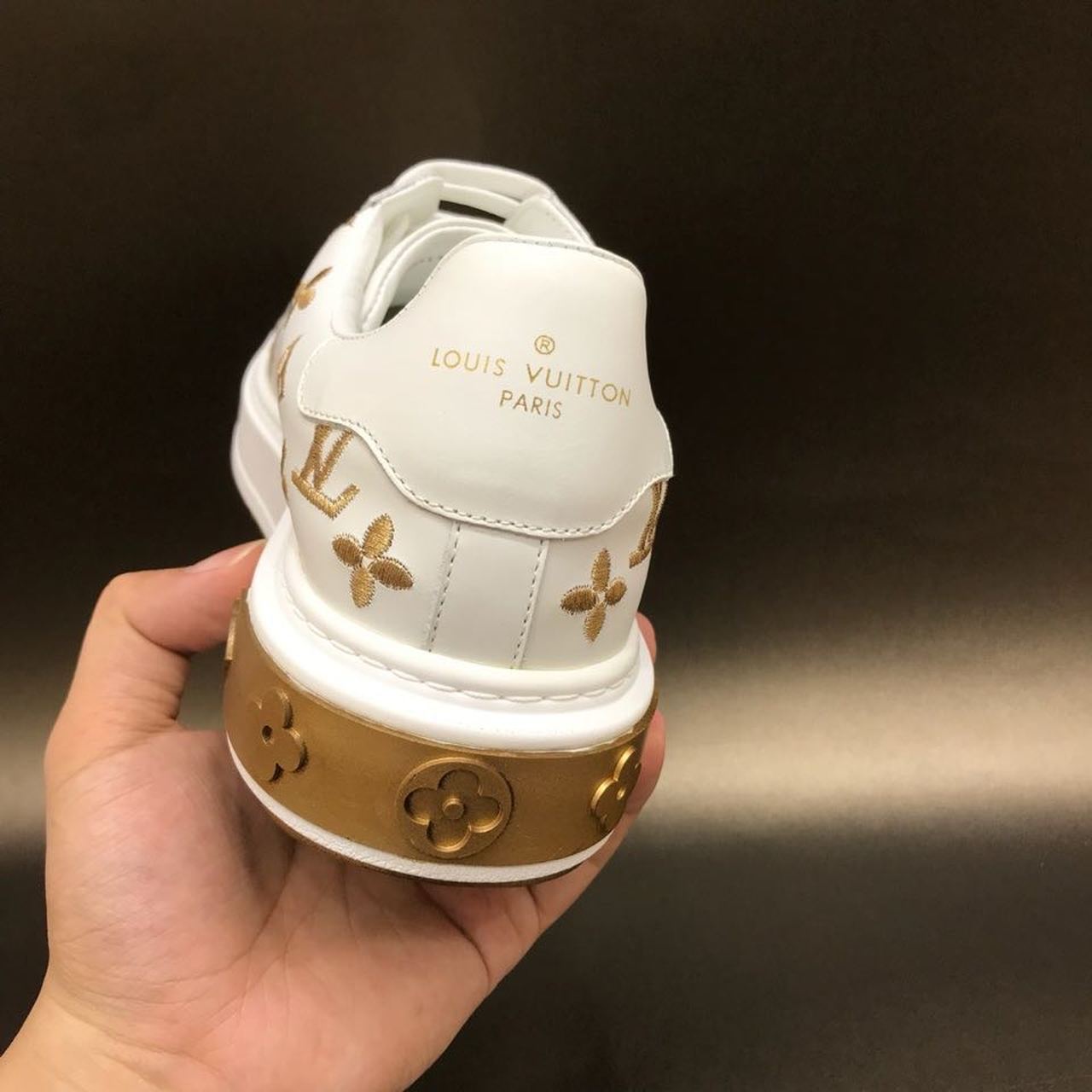 Louis Vuitton Time Out Low Top Sneakers Calfskin Leather Fall/Winter Collection White/Gold