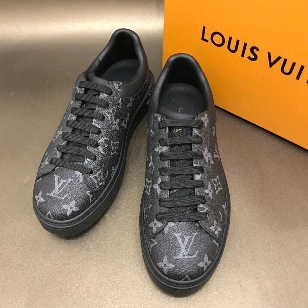 Louis Vuitton Time Out Low Top Sneakers Calfskin Leather Fall/Winter Collection 1A64RY Black