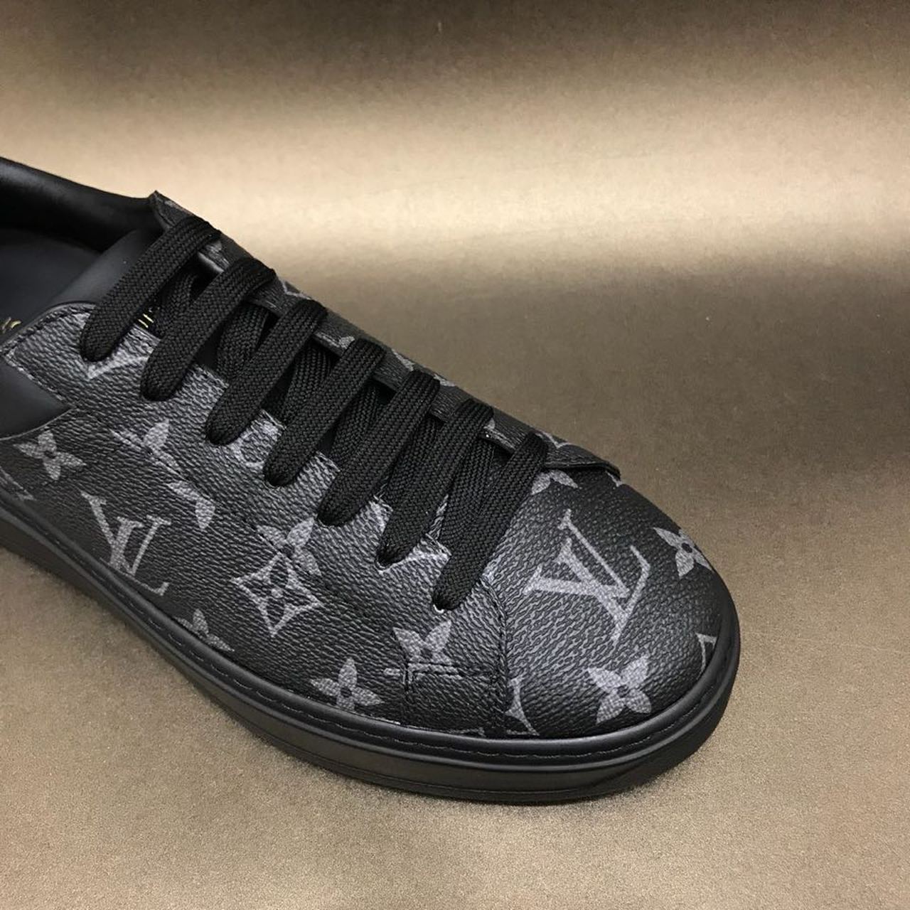 Louis Vuitton Time Out Low Top Sneakers Calfskin Leather Fall/Winter Collection 1A64RY Black