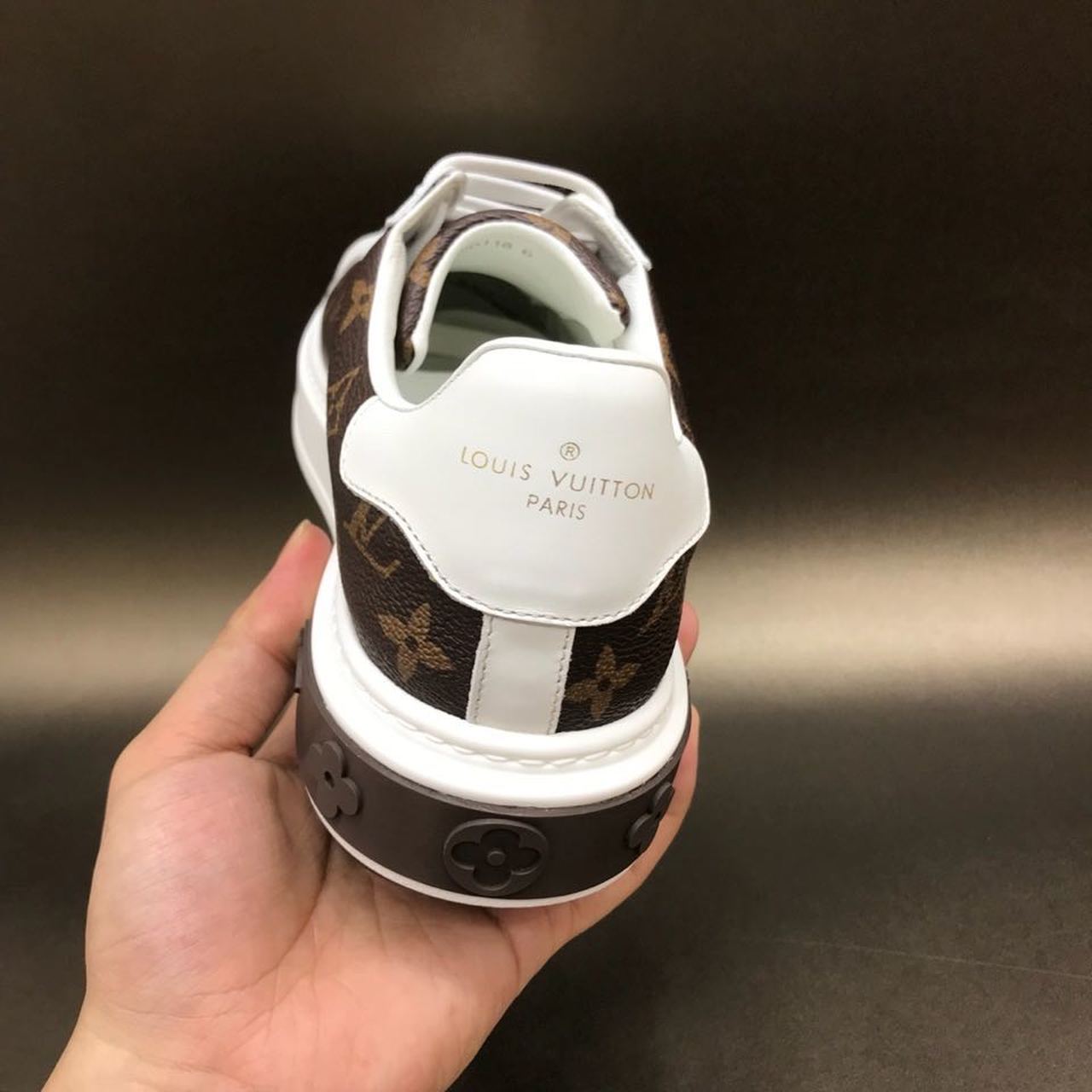 Louis Vuitton Time Out Low Top Sneakers Calfskin Leather Fall/Winter Collection White/Brown