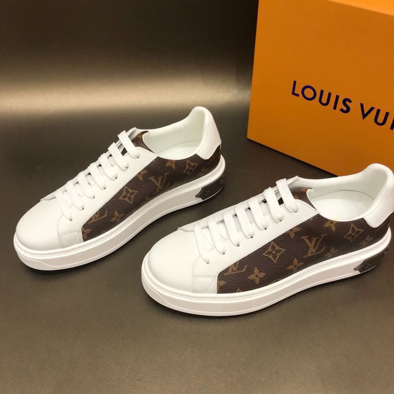 Louis Vuitton Time Out Low Top Sneakers Calfskin Leather Fall/Winter Collection White/Brown