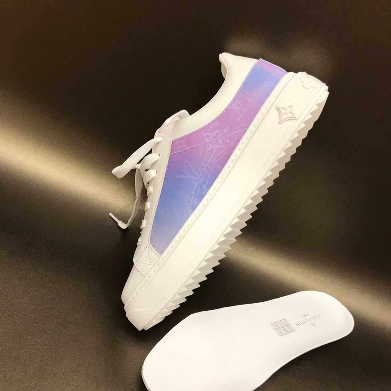 Louis Vuitton Time Out Low Top Sneakers Calfskin Leather Fall/Winter Collection 1A64RY, White/Multi