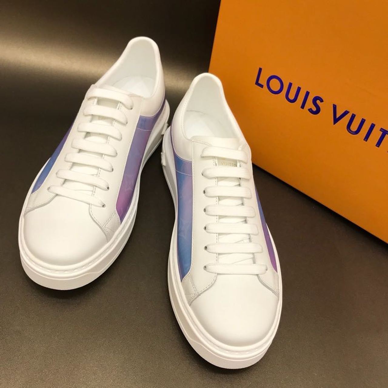 Louis Vuitton Time Out Low Top Sneakers Calfskin Leather Fall/Winter Collection 1A64RY, White/Multi