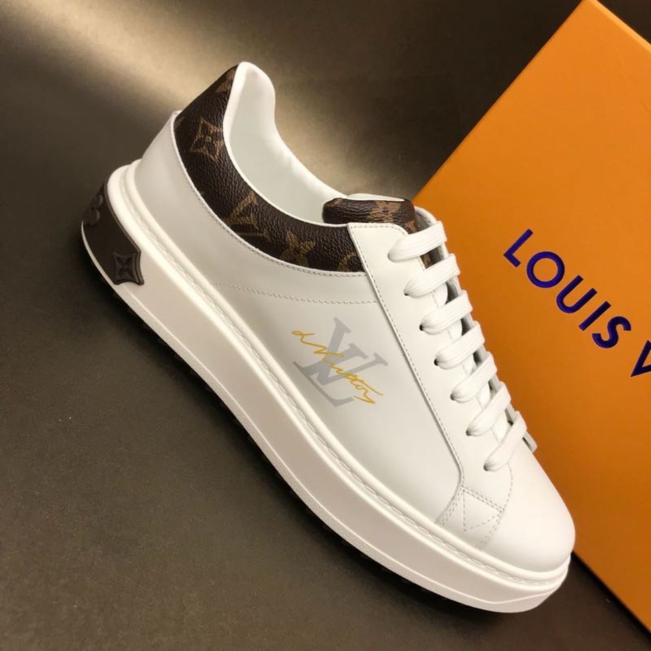 Louis Vuitton Time Out Low Top Sneakers Calfskin Leather Fall/Winter Collection 1A64RY White/Brown