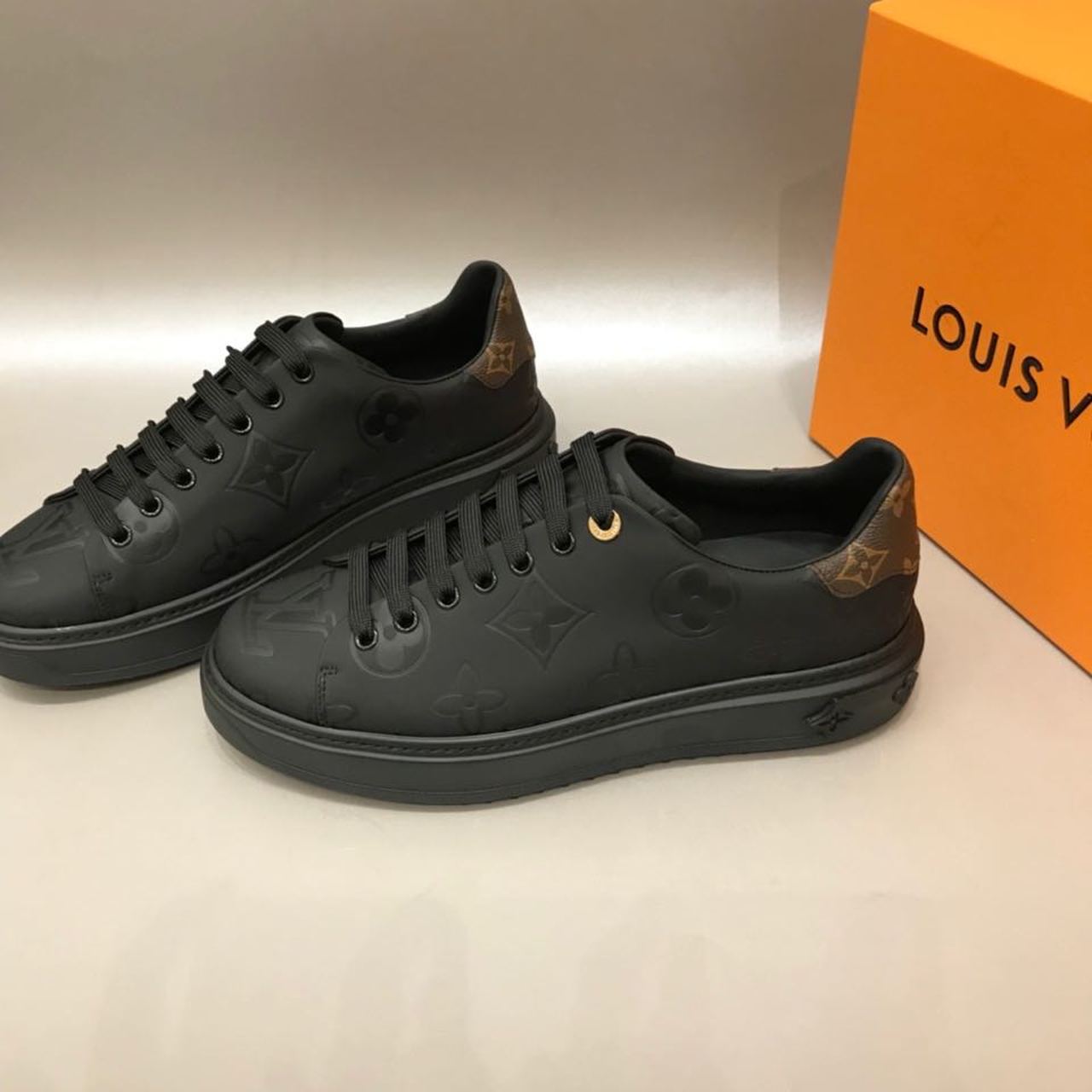 Louis Vuitton Time Out Low Top Sneakers Calfskin Leather Fall/Winter Collection 1A64RW Black