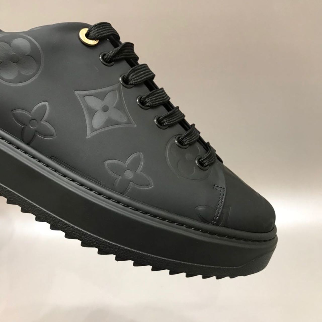 Louis Vuitton Time Out Low Top Sneakers Calfskin Leather Fall/Winter Collection 1A64RW Black