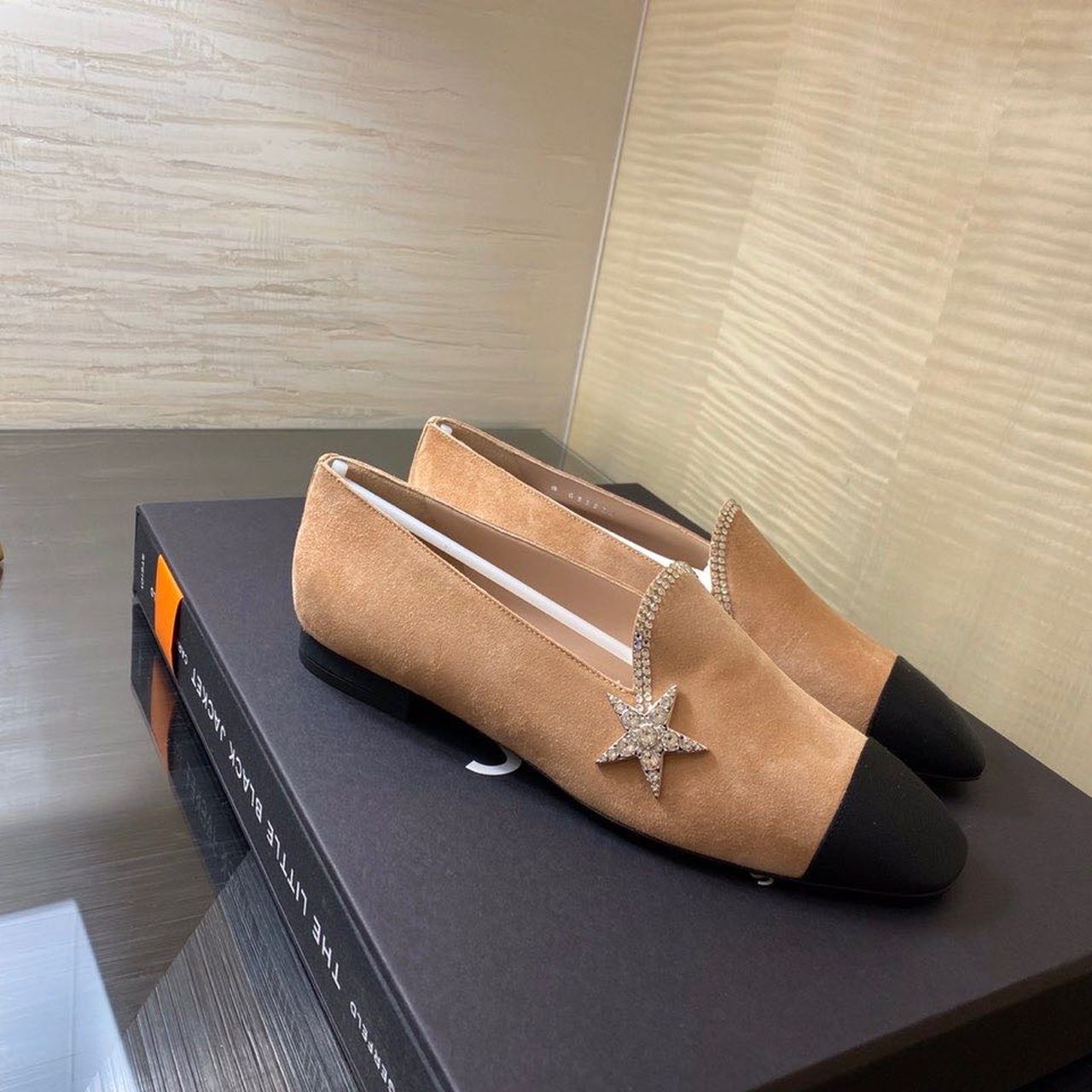 Chanel Jeweled Suede Flats Sandals Lambskin Leather Spring/Summer Collection Brown/Black