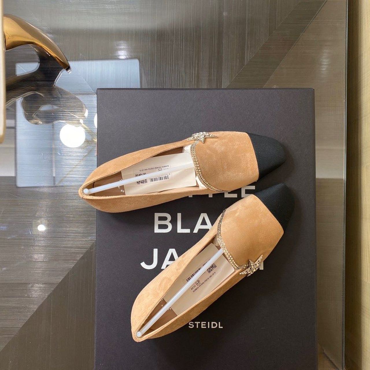 Chanel Jeweled Suede Flats Sandals Lambskin Leather Spring/Summer Collection Brown/Black
