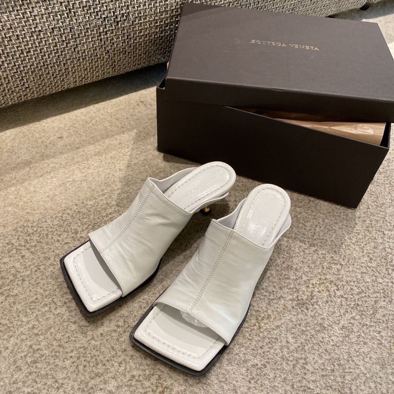 Bottega Veneta Square Toe Mules Calfskin Leather Fall/Winter 2019 Collection, White