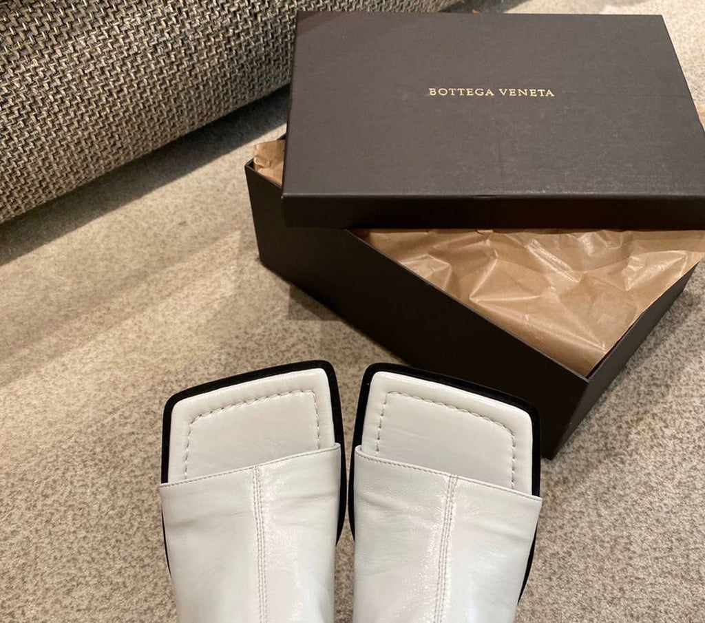 Bottega Veneta Square Toe Mules Calfskin Leather Fall/Winter 2019 Collection, White