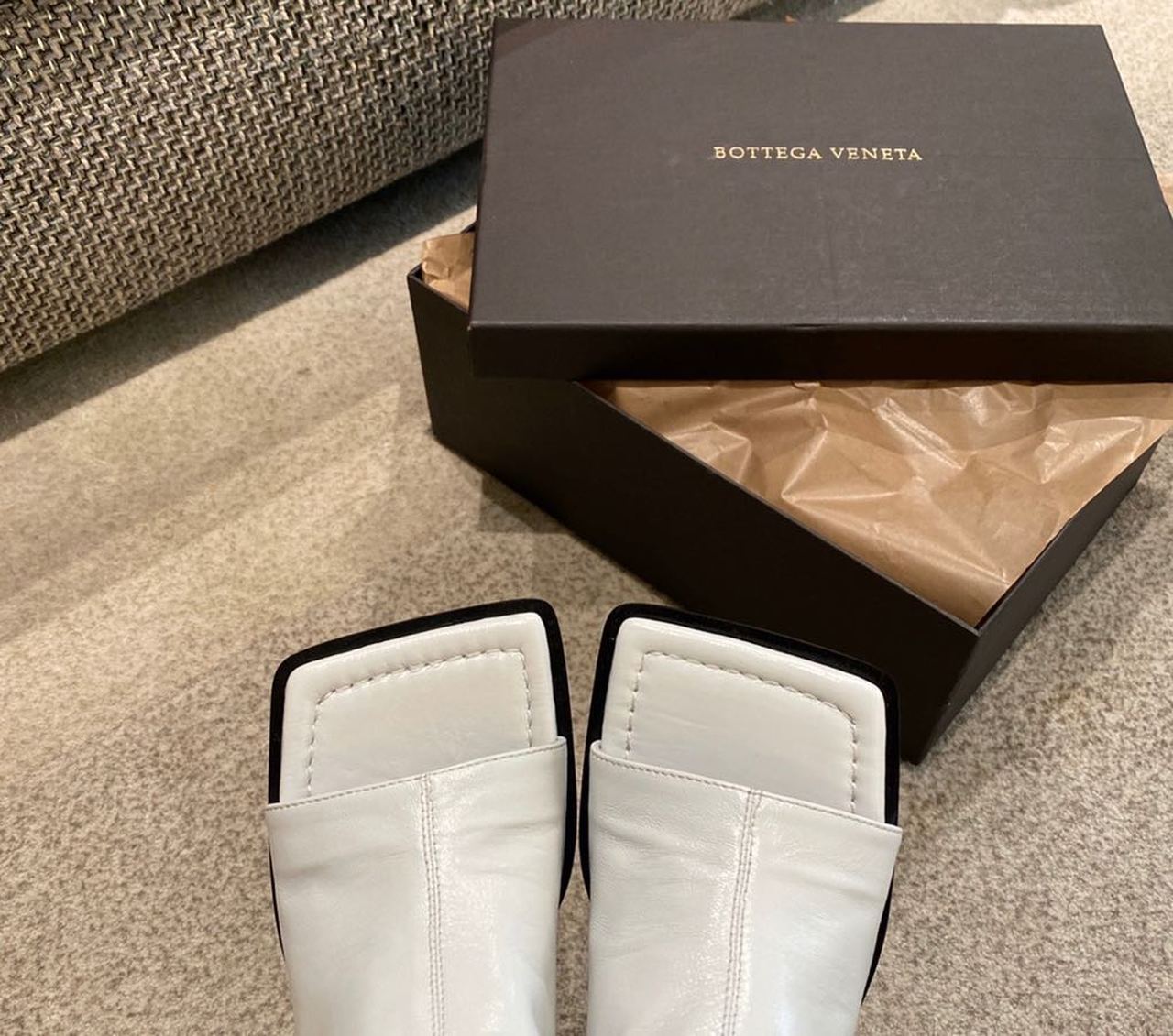 Bottega Veneta Square Toe Mules Calfskin Leather Fall/Winter 2019 Collection, White