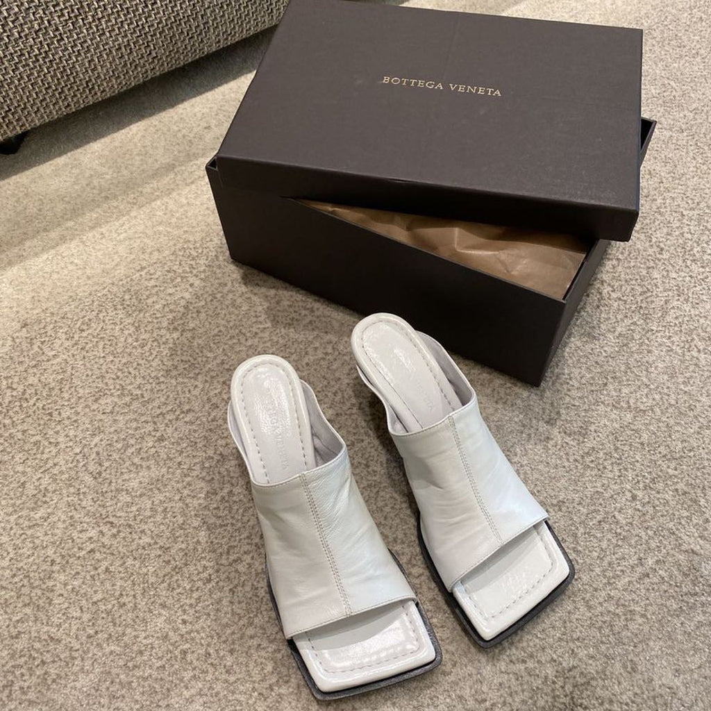 Bottega Veneta Square Toe Mules Calfskin Leather Fall/Winter 2019 Collection, White