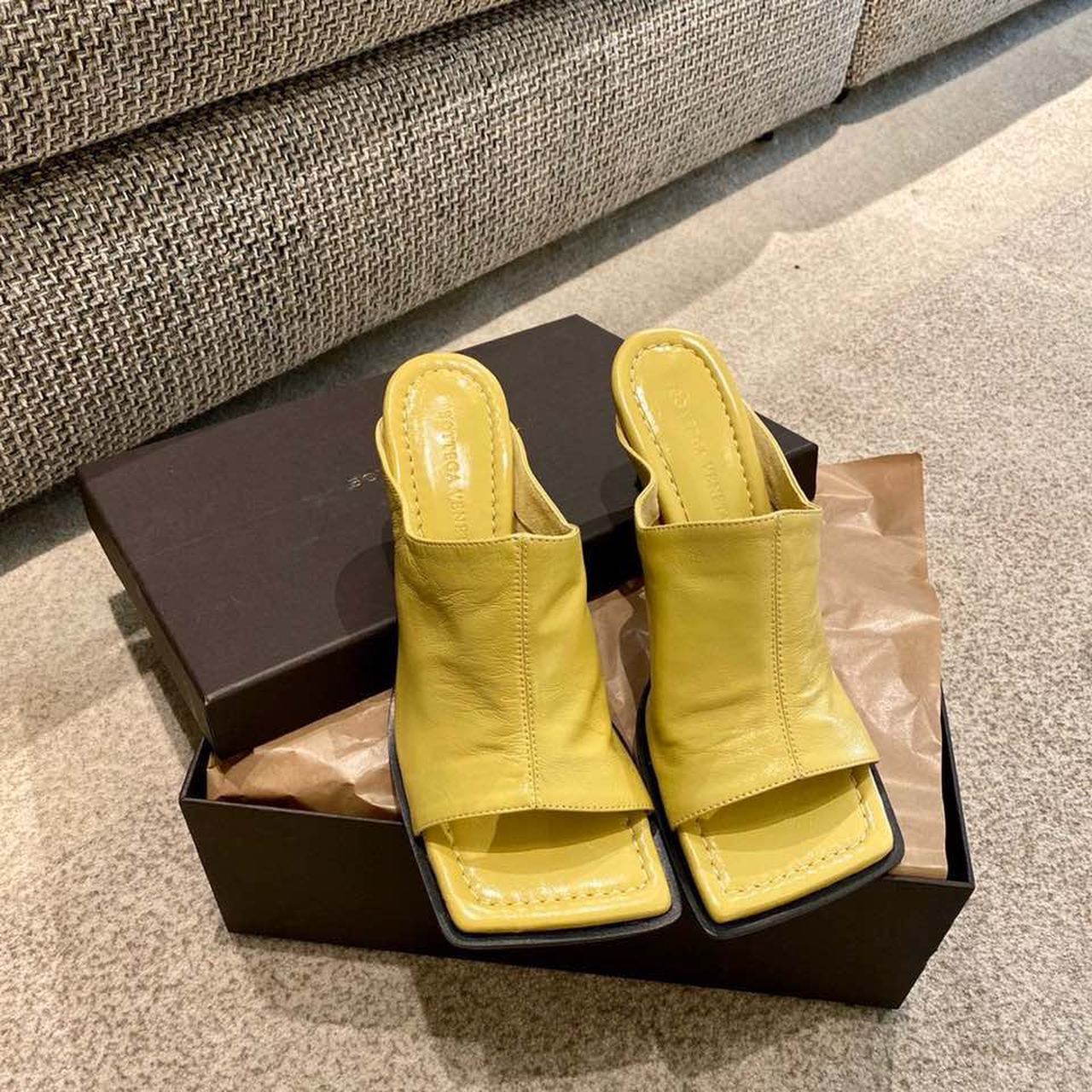 Bottega Veneta Square Toe Mules Calfskin Leather Fall/Winter 2019 Collection, Yellow
