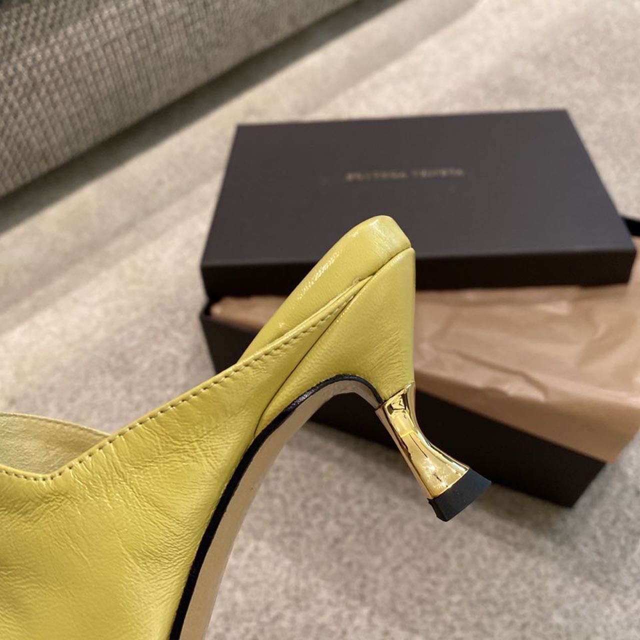 Bottega Veneta Square Toe Mules Calfskin Leather Fall/Winter 2019 Collection, Yellow