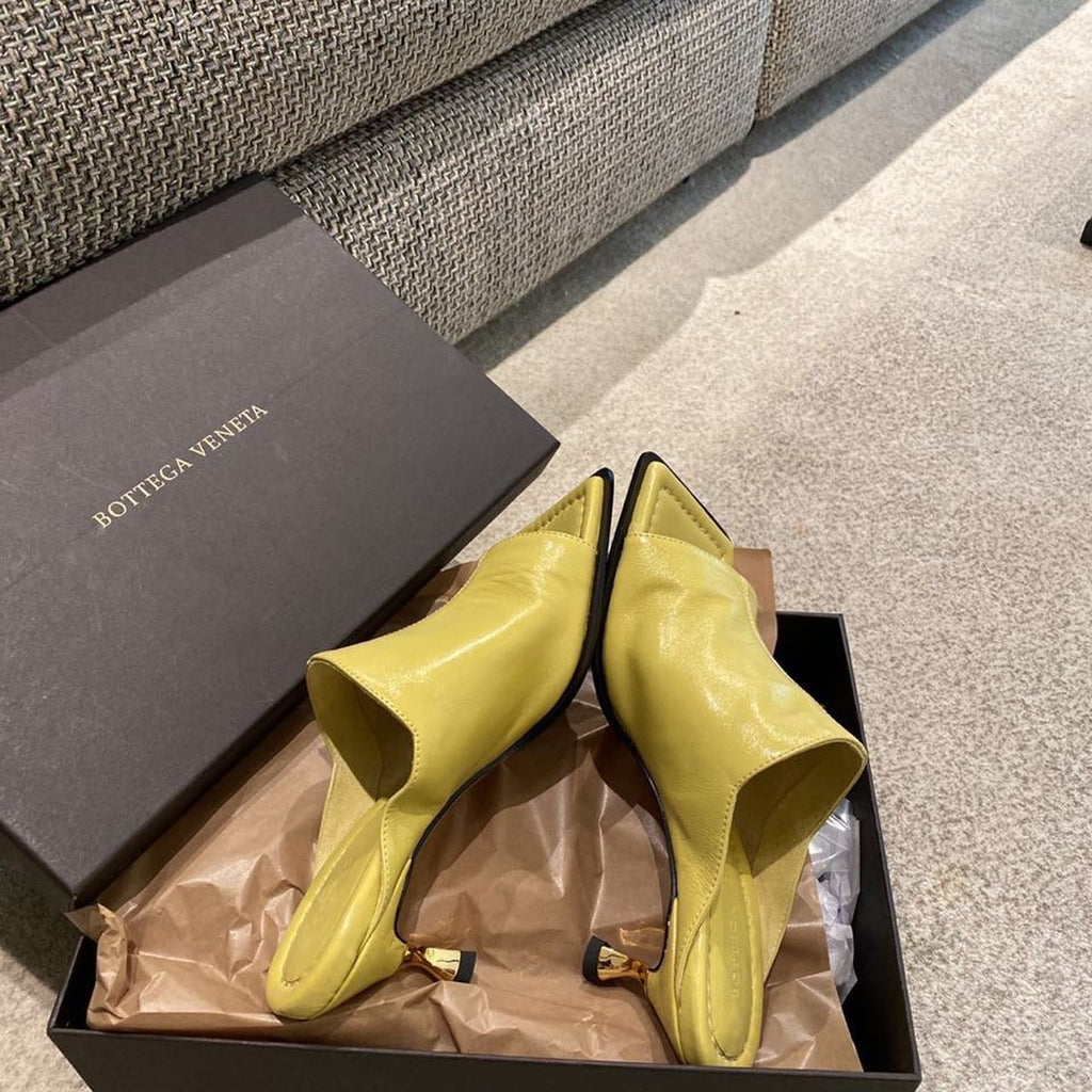 Bottega Veneta Square Toe Mules Calfskin Leather Fall/Winter 2019 Collection, Yellow