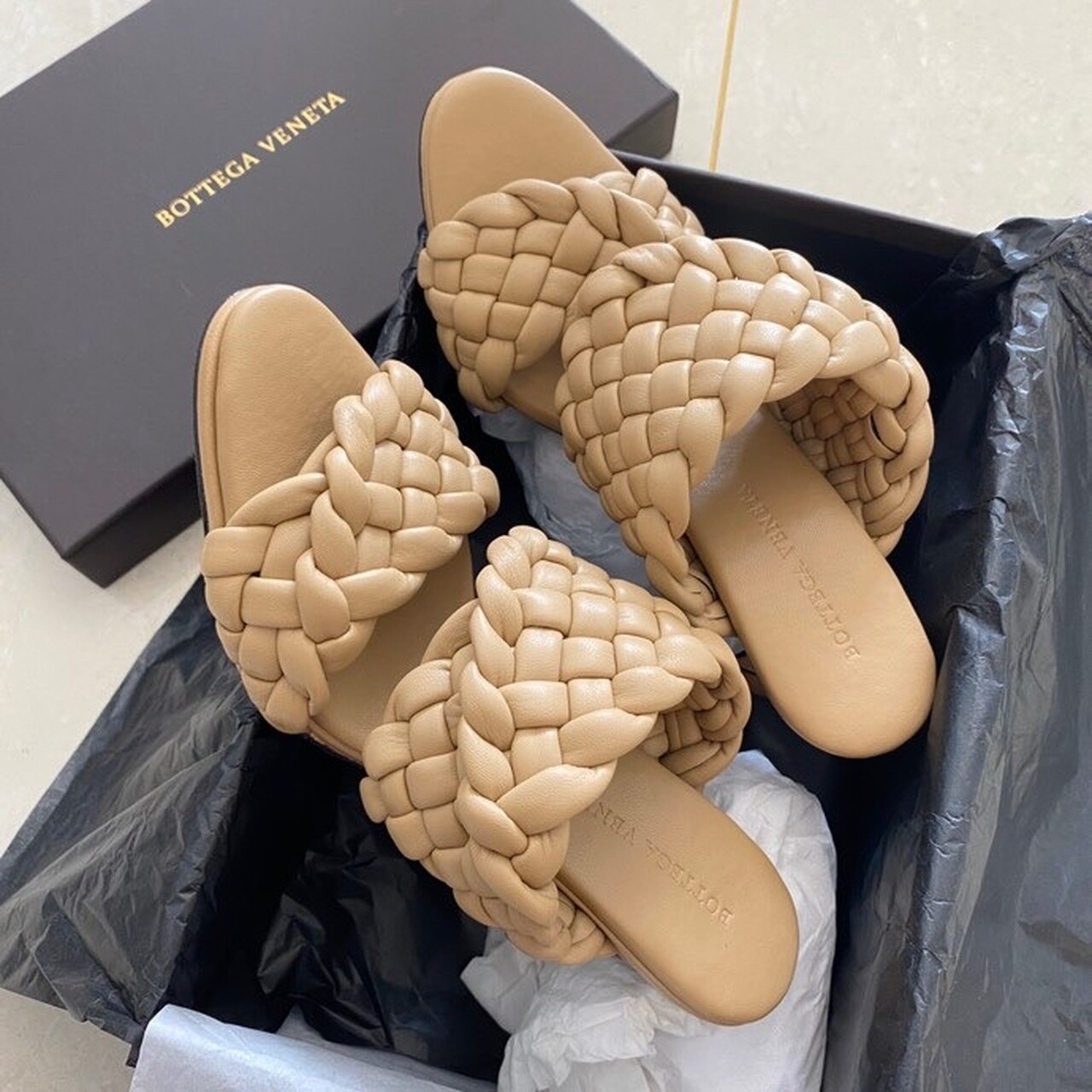 Bottega Veneta Curve Sandals 9.5cm Heel Lambskin Leather Spring/Summer 2020 Collection, Beige