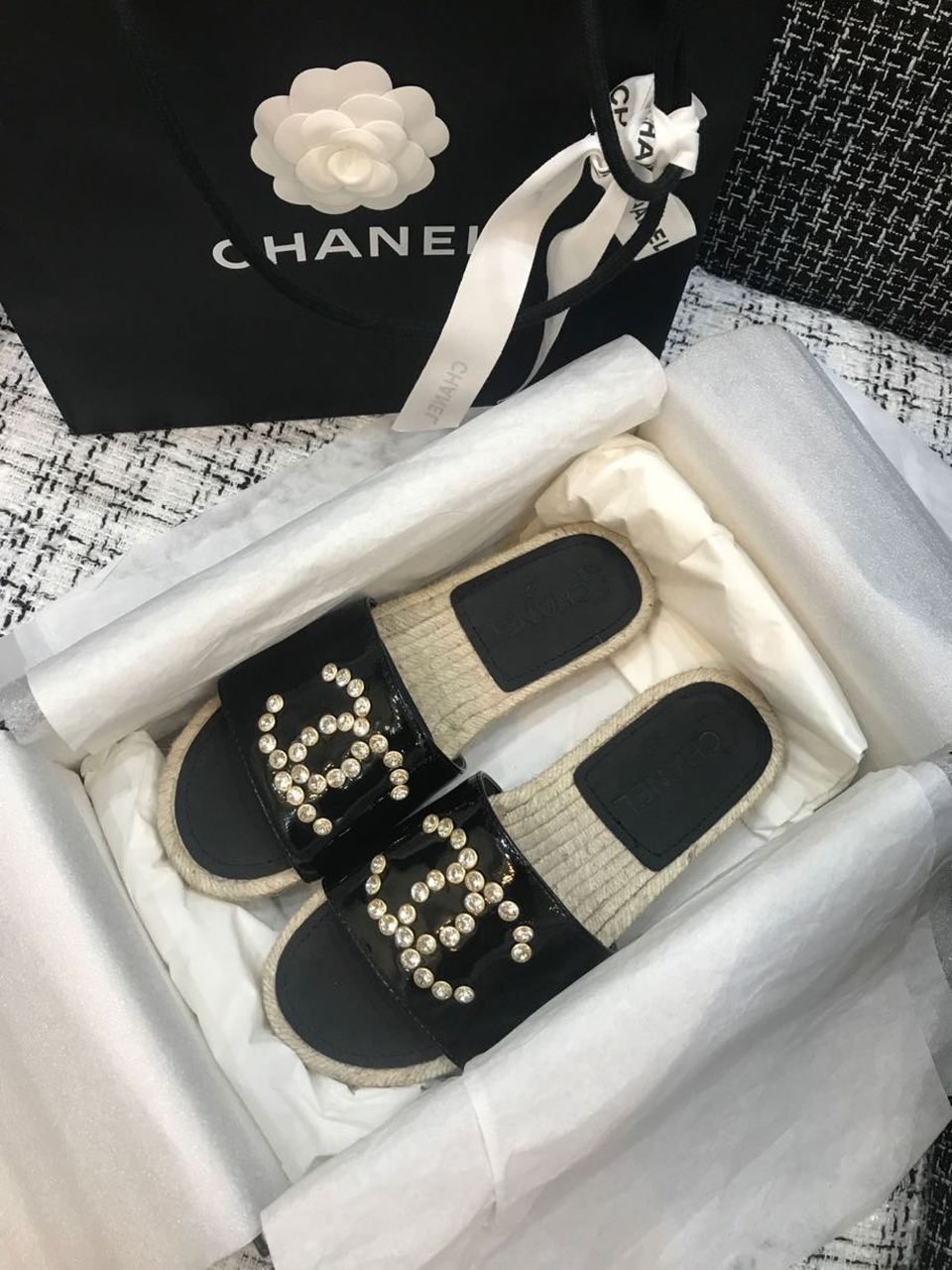 Chanel Jeweled CC Logo Espadrille Slippers Patent Leather Spring/Summer Collection Black
