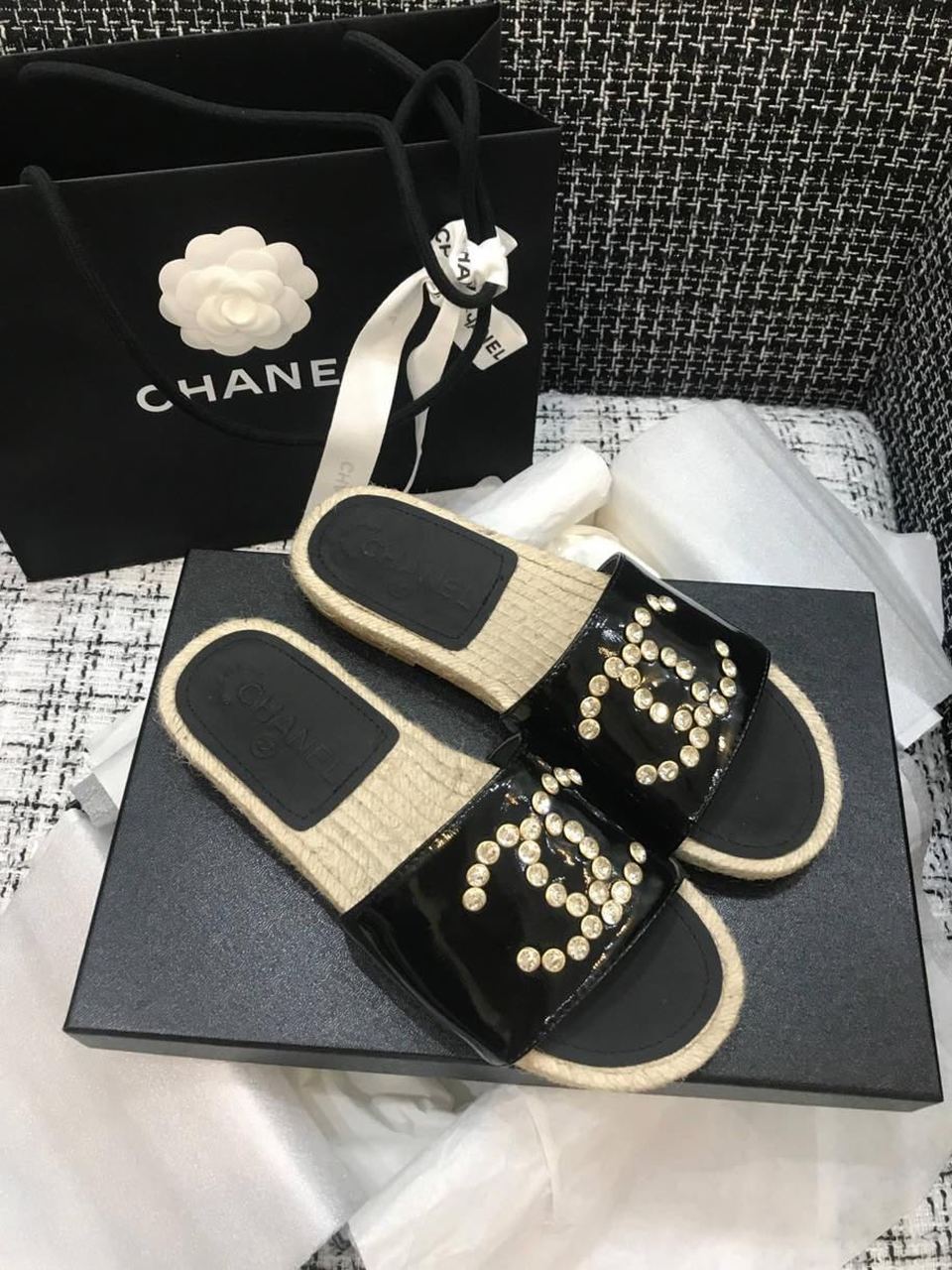 Chanel Jeweled CC Logo Espadrille Slippers Patent Leather Spring/Summer Collection Black