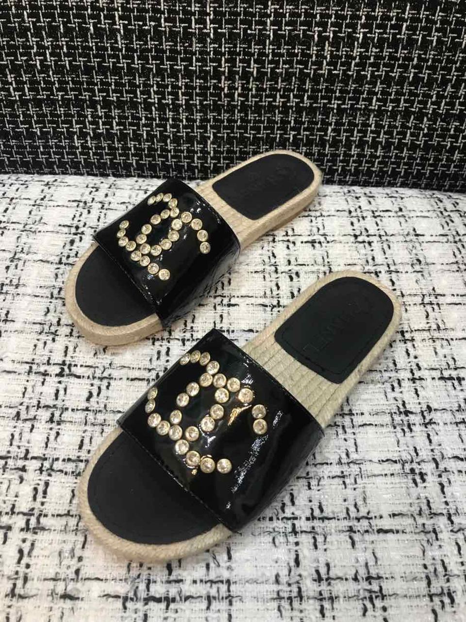Chanel Jeweled CC Logo Espadrille Slippers Patent Leather Spring/Summer Collection Black