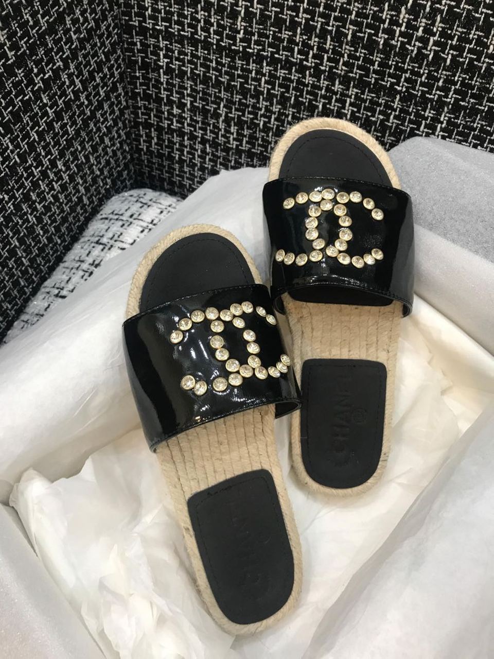 Chanel Jeweled CC Logo Espadrille Slippers Patent Leather Spring/Summer Collection Black