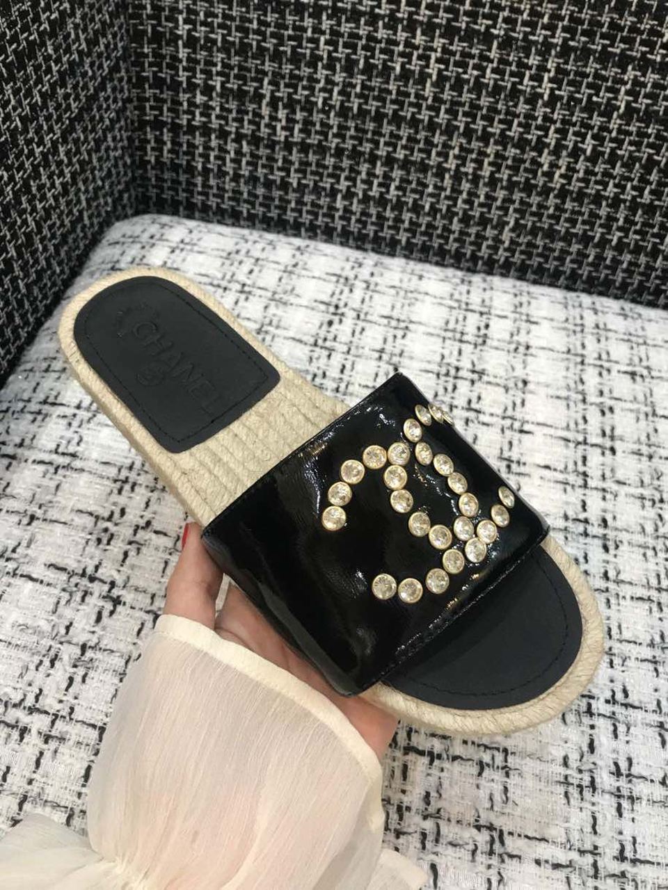 Chanel Jeweled CC Logo Espadrille Slippers Patent Leather Spring/Summer Collection Black