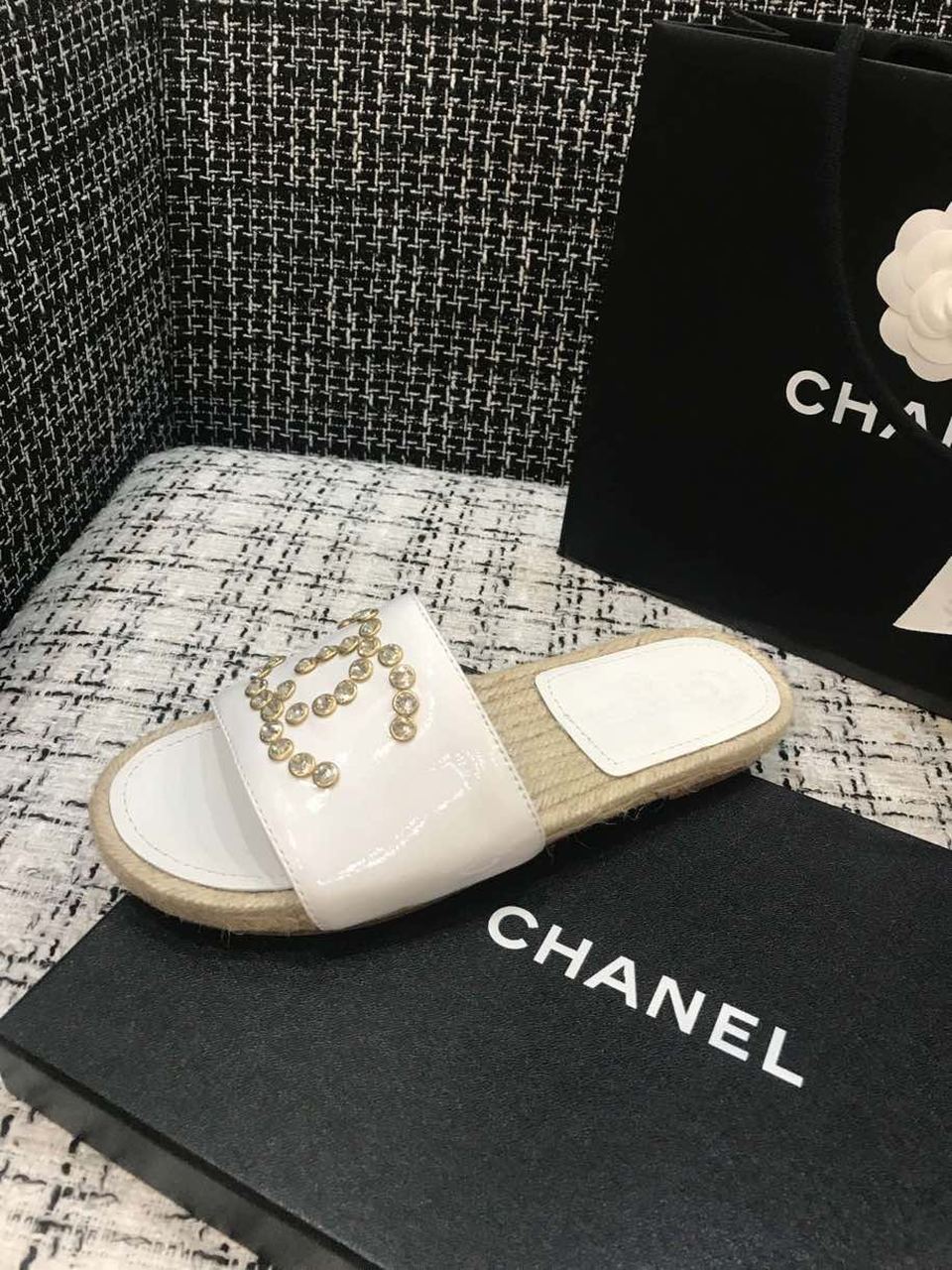 Chanel Jeweled CC Logo Espadrille Slippers Patent Leather Spring/Summer Collection White