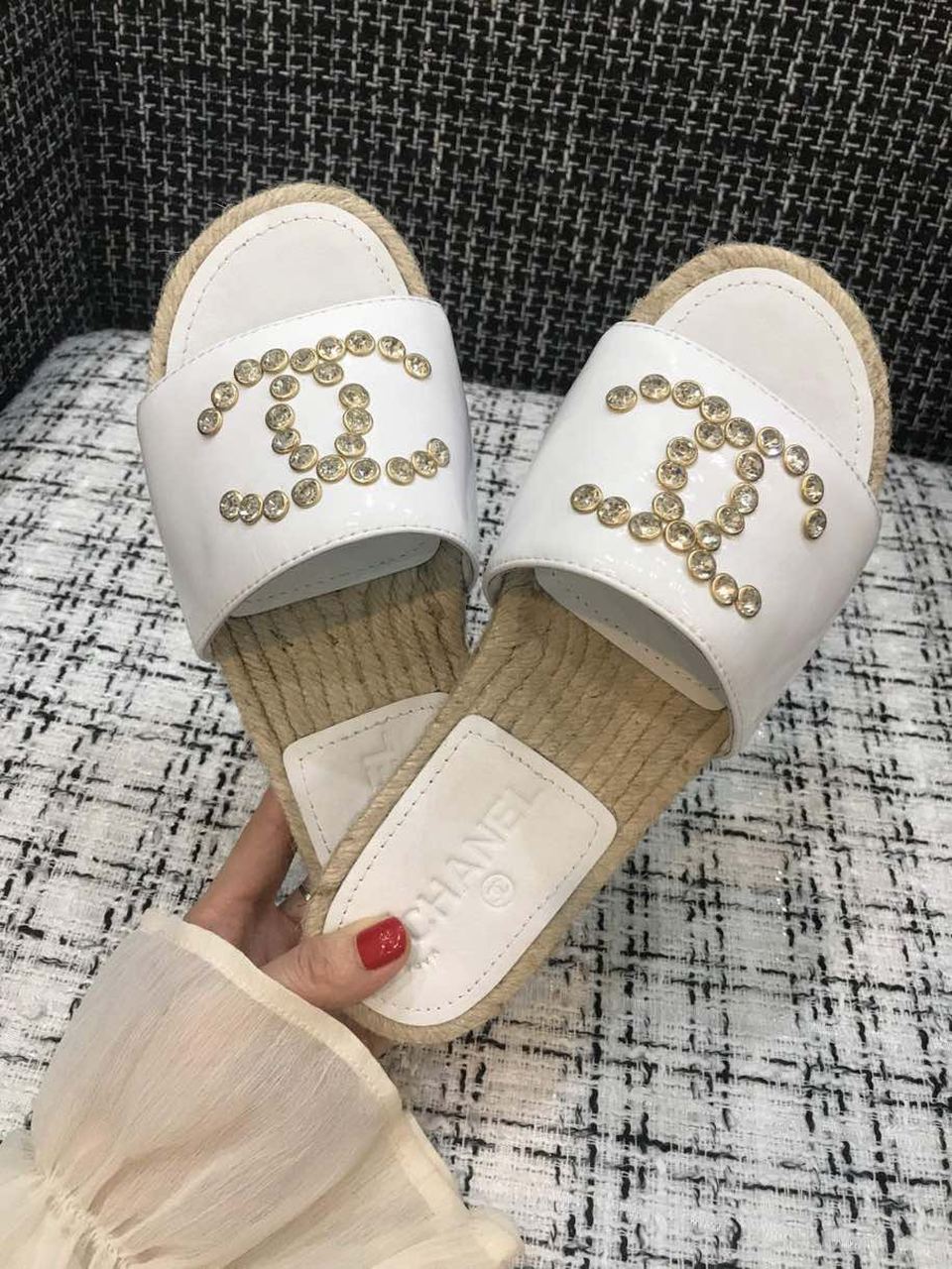 Chanel Jeweled CC Logo Espadrille Slippers Patent Leather Spring/Summer Collection White