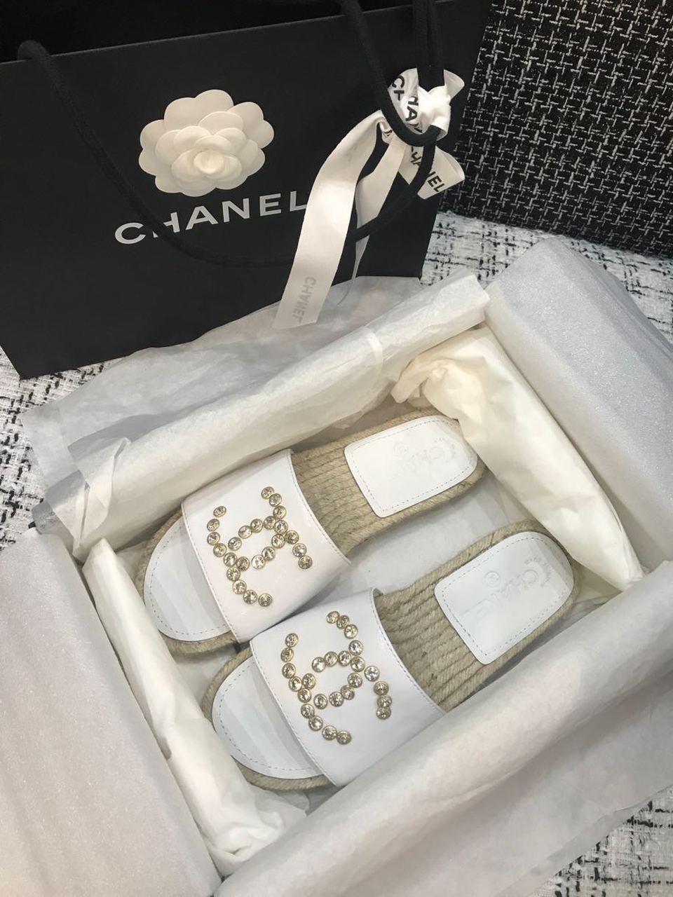 Chanel Jeweled CC Logo Espadrille Slippers Patent Leather Spring/Summer Collection White