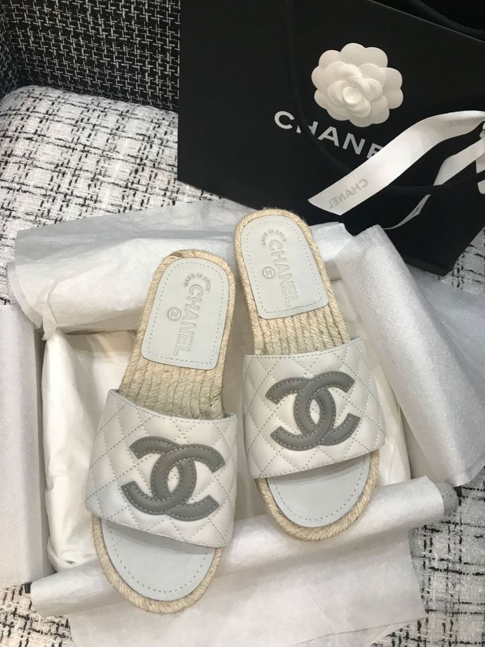 Chanel Quilted CC Logo Espadrille Slippers Calfskin Leather Spring/Summer Collection White/Grey