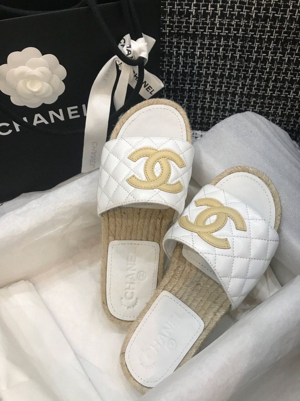 Chanel Quilted CC Logo Espadrille Slippers Calfskin Leather Spring/Summer Collection White/Beige
