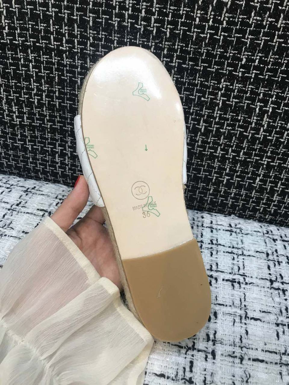 Chanel Quilted CC Logo Espadrille Slippers Calfskin Leather Spring/Summer Collection White/Beige