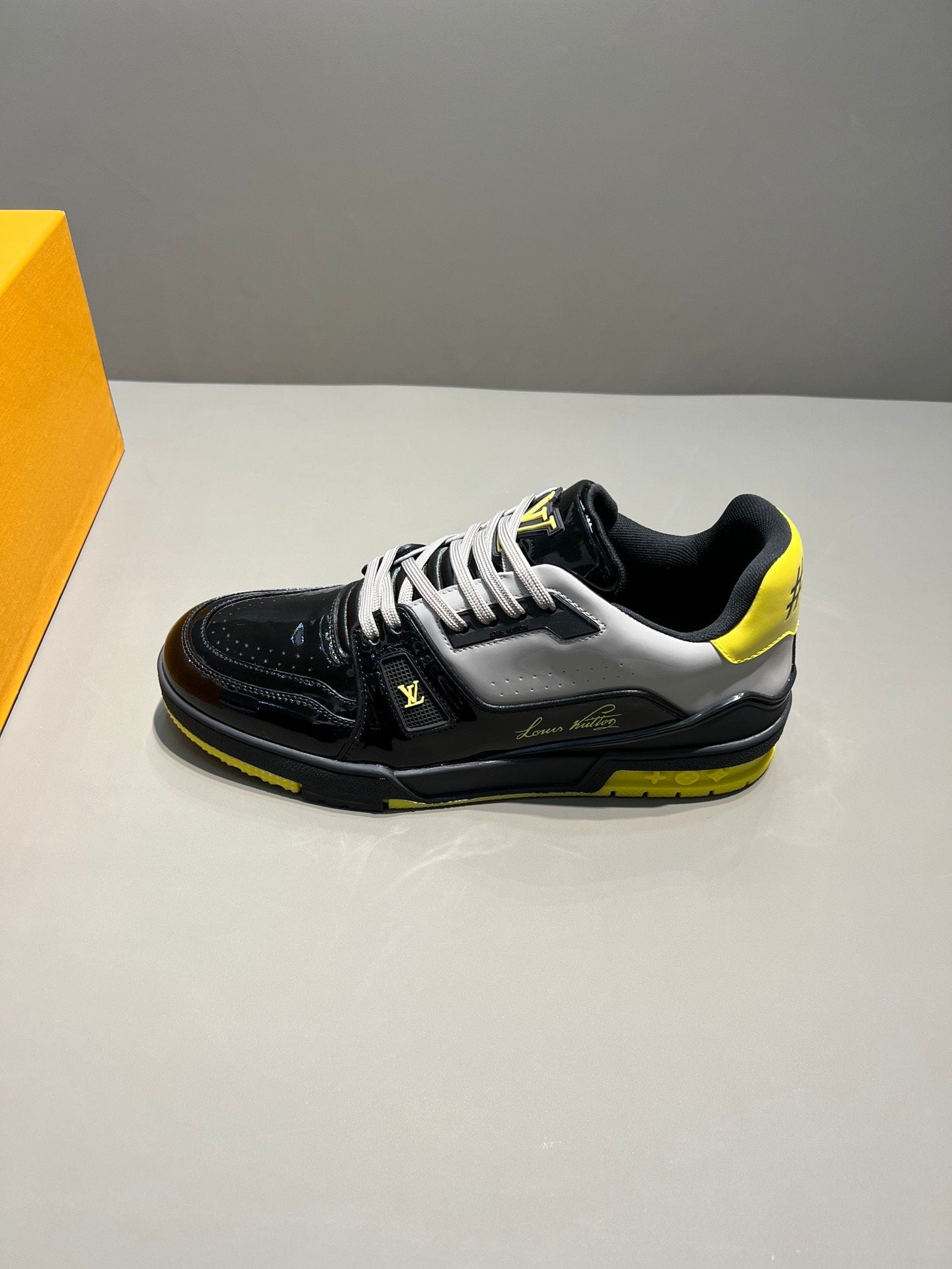 Louis Vuitton Trainer Sneaker