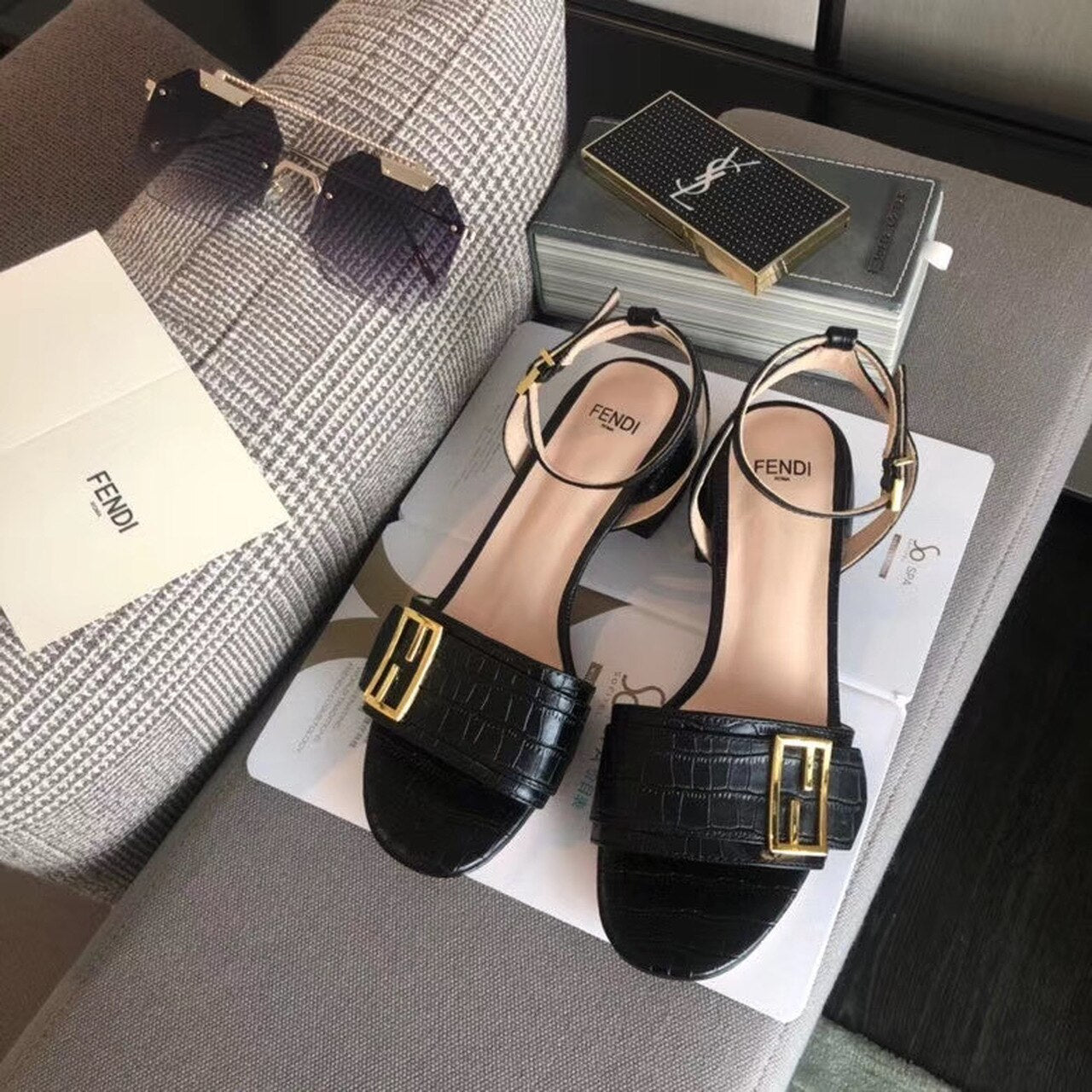Fendi FF Block Heel Flat Sandals Croc Embossed Calfskin Leather Spring/Summer Collection Black