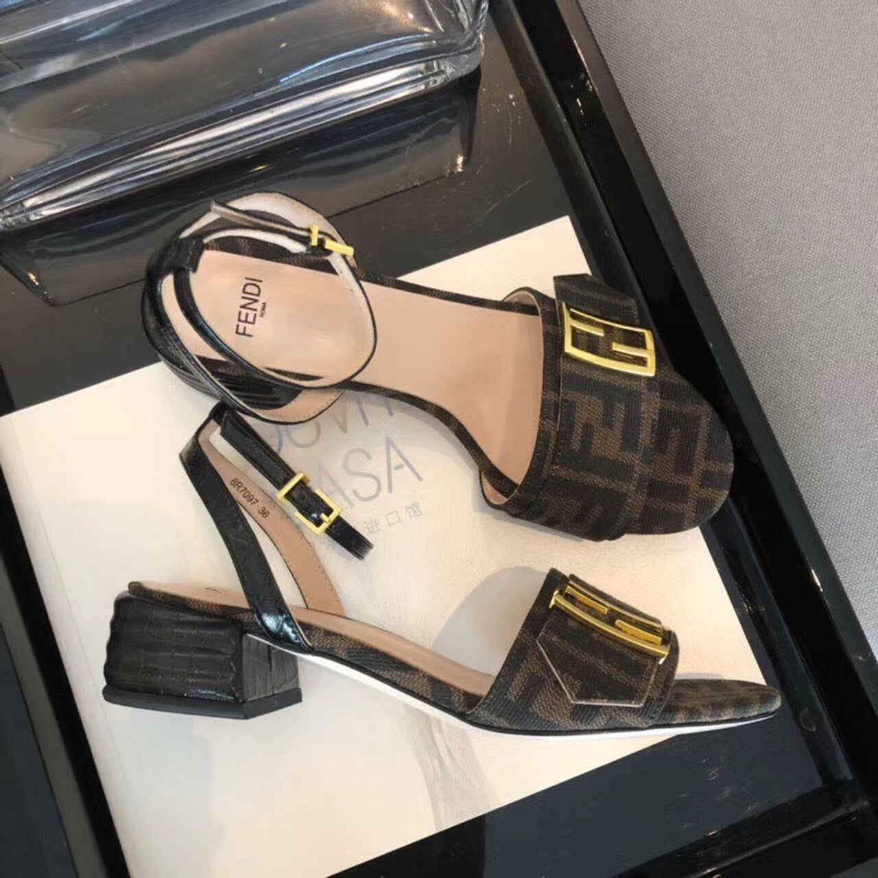 Fendi FF Block Heel Flat Sandals Croc Embossed Calfskin Leather Spring/Summer Collection Brown