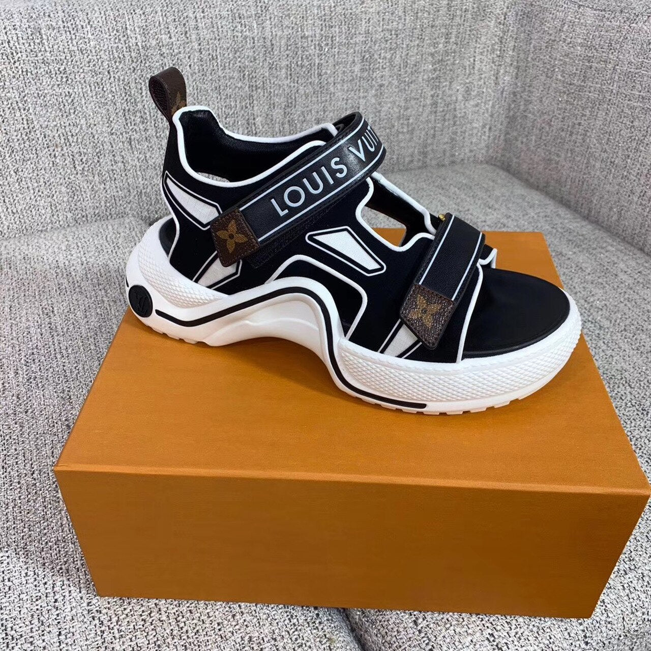 Louis Vuitton Archlight Sandals Calfskin Leather Spring/Summer Collection 1A7U60 Black/White