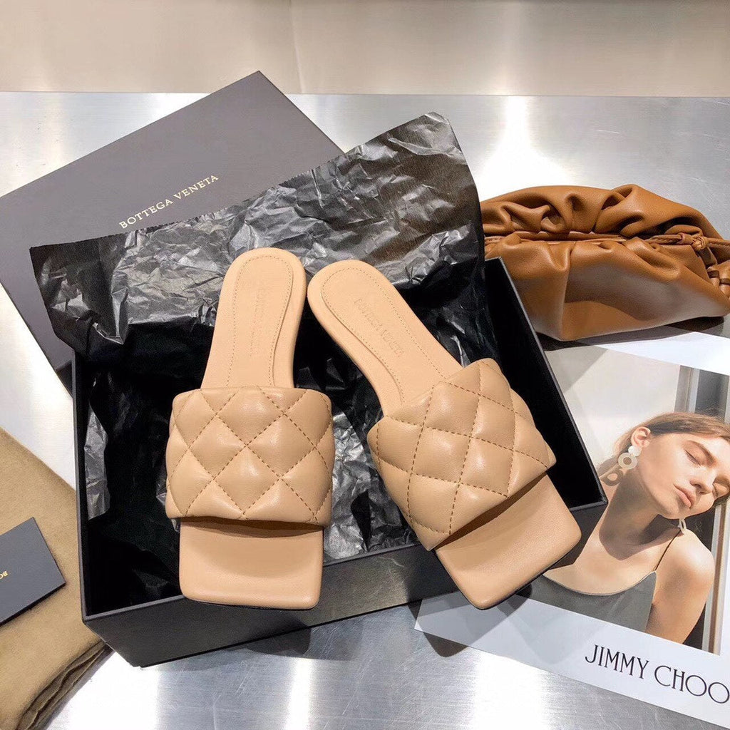 Bottega Veneta Square Toe Padded Sandals Calfskin Leather Spring/Summer Collection, Beige